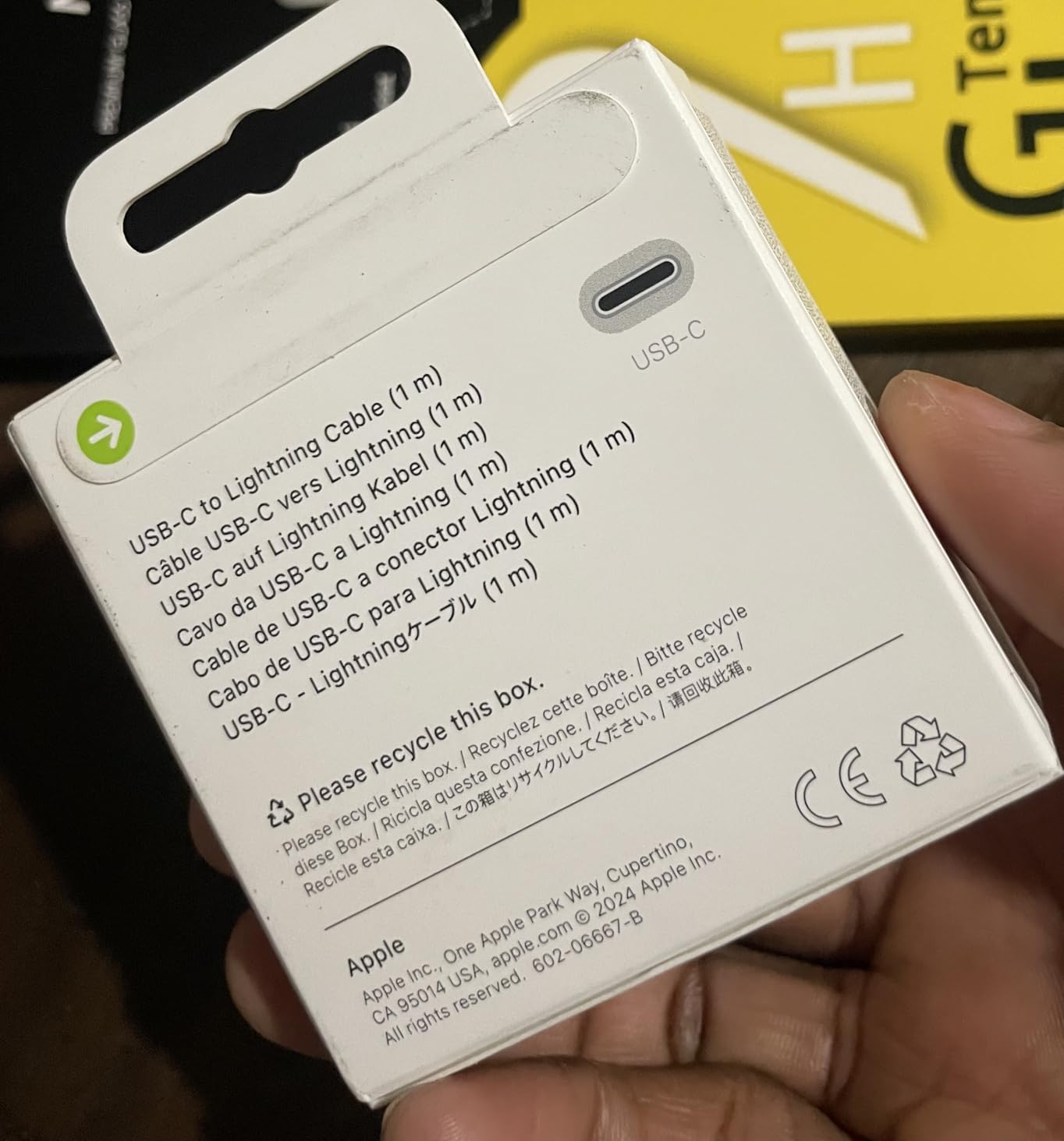 Apple USB-C to Lightning Cable (1 m): Fast and Convenient Charging, Lightning to USB-C or Thunderbolt 3 customer photo 2