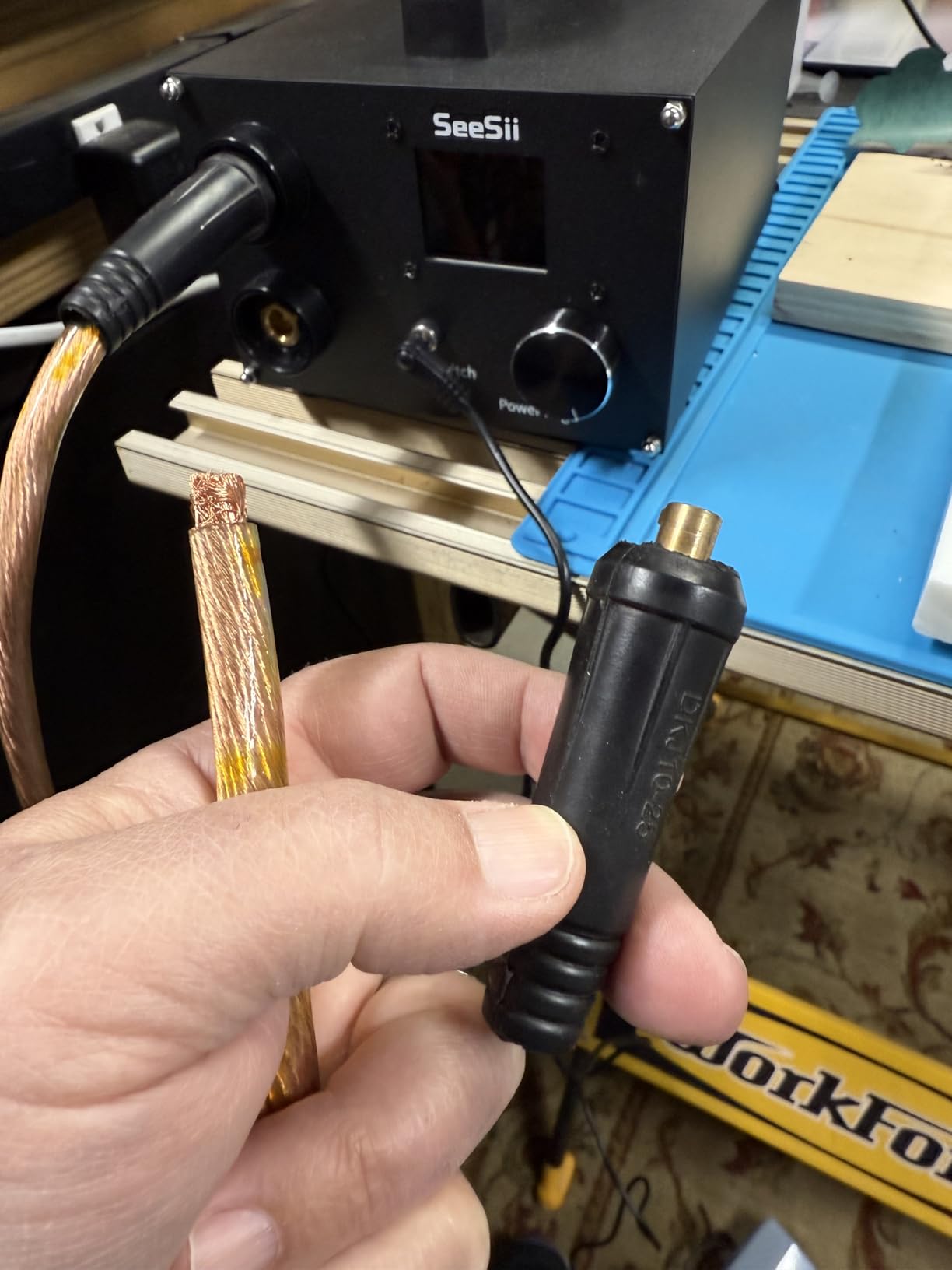 SEESII 10KW Capacitive Battery Spot Welder: 12V Power Supply Available, Spot Welding Machine with Low Internal Resistance, Overvoltage Protection, for Battery Packs DIY & Repair customer photo 2