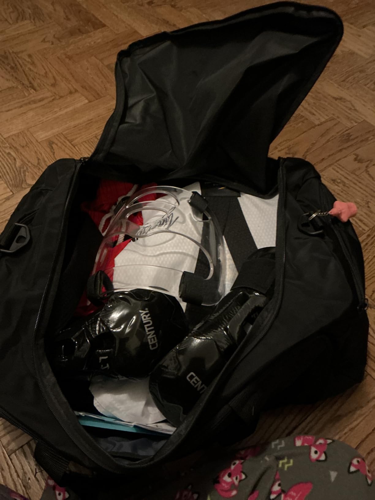Defender 5 Duffel Bag for Sports, Gym and Travel, Black, OSFA customer photo 1