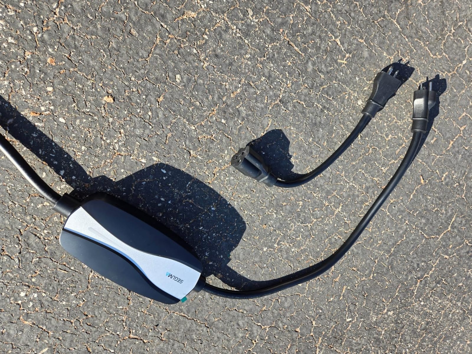 SEGUMA Level 1/2 Tesla Charger, 12A 120V w 5-15 Plug & 16A 240V w 6-20 Plug | ETL Certified, 25ft Cable, NACS Connector, EV Charger for Tesla Y/X/3/S/Cybertruck customer photo 2