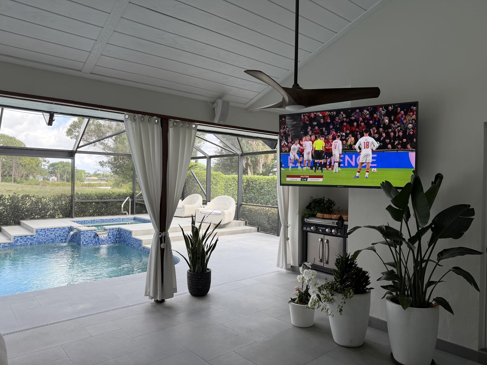 SYLVOX Outdoor TV, 43