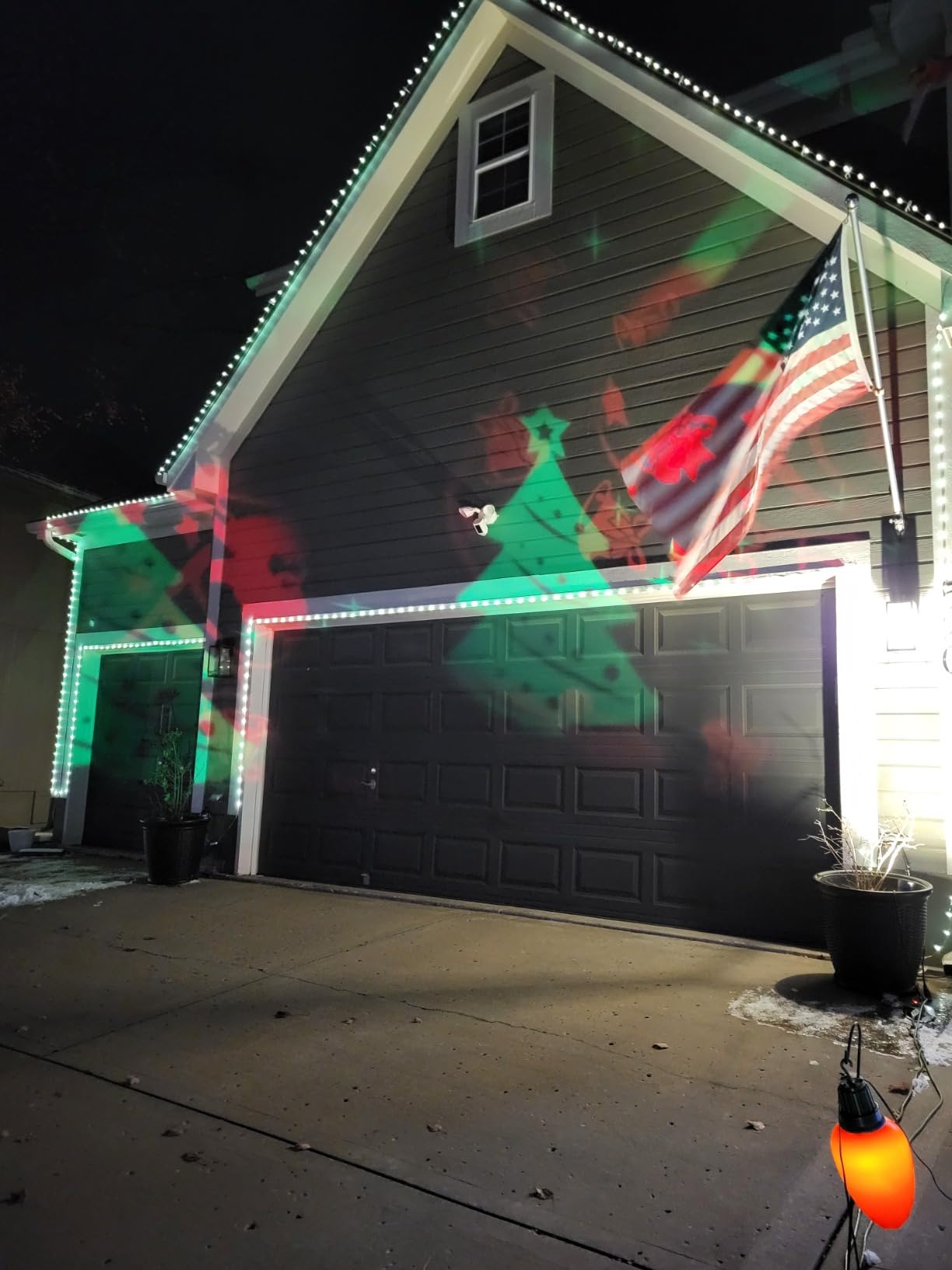 Christmas Lights Projector, Christmas Decorations Lighting Projector, with Timer Dynamic Led Xmas Tree Santa Claus Jingle Bells Lights, for New Year Party Garden Wall Outdoor Indoor Holiday Decor customer photo 1