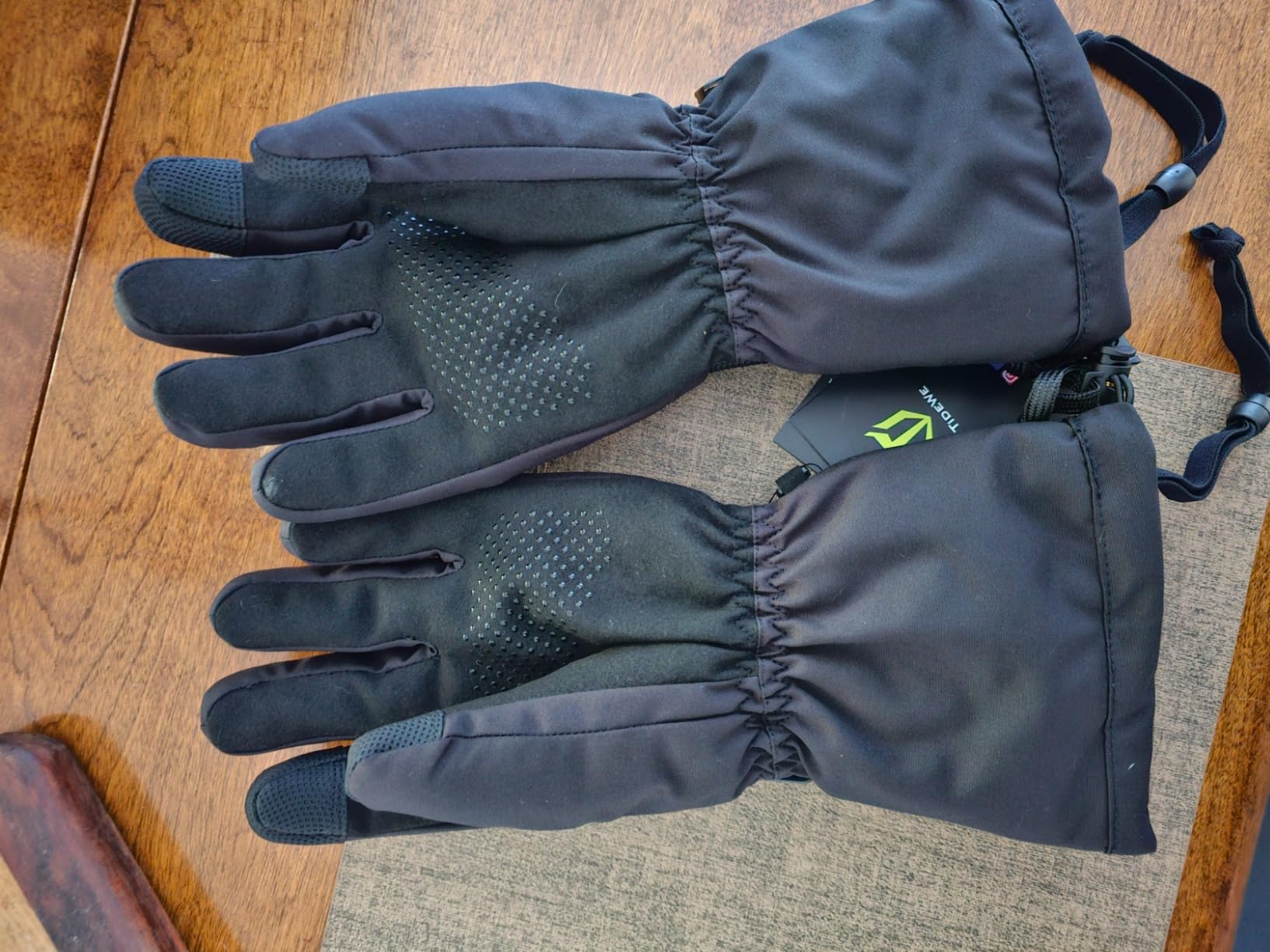 TIDEWE Heated Gloves for Men & Women, Hunting Waterproof Rechargeable Gloves with 2 Battery Packs, 3 Heat Settings, 3M Cotton Insulated for Skiing & Fishing customer photo 2