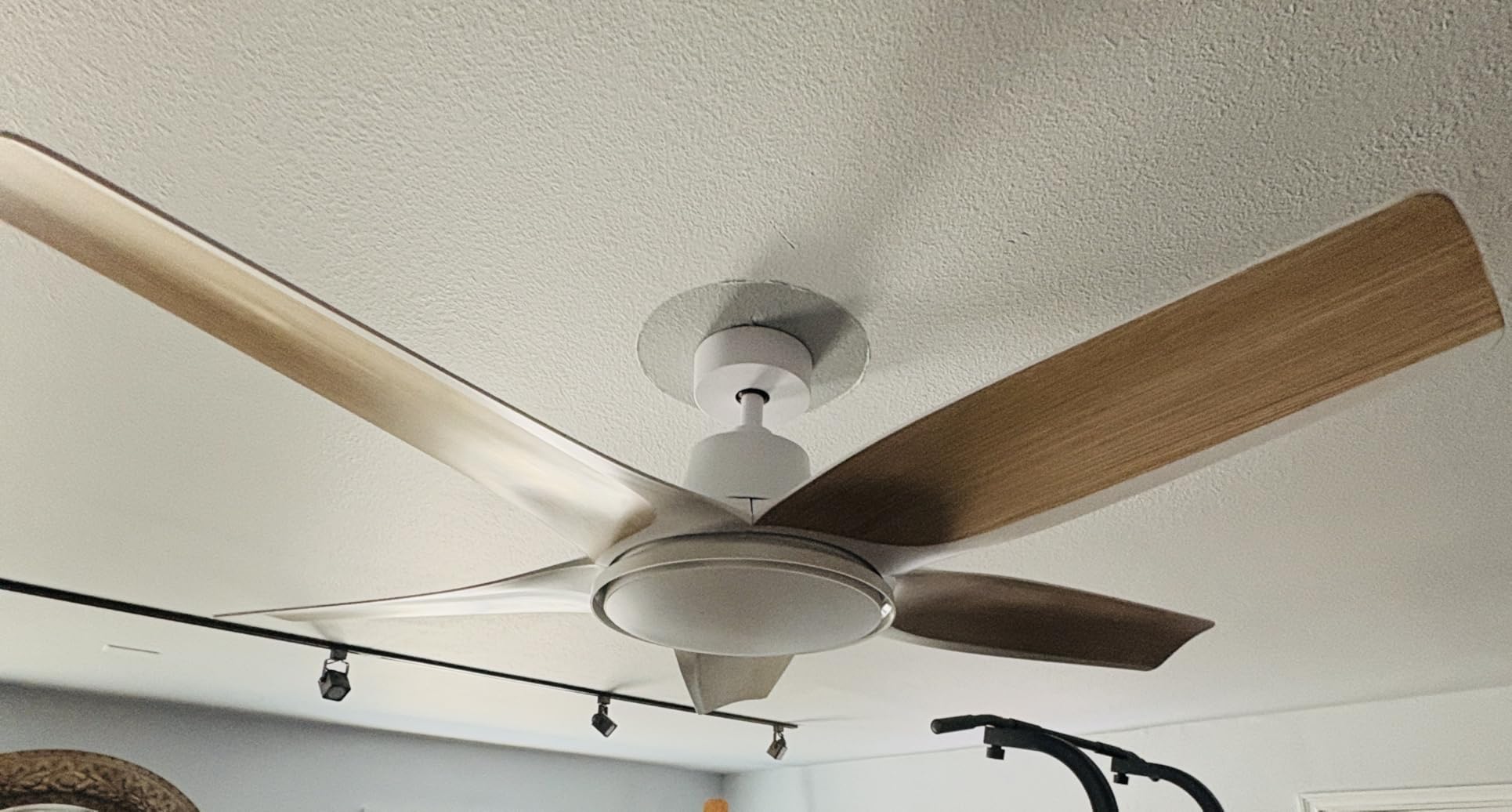 DREO Smart Ceiling Fans with Lights, Low Profile Ceiling Fan with Alexa/App, 52'' Dimmable Lighting & Color Tuning, RGB Ambient Light for Living Room, Game Room, Easy Installation, Quiet, White customer photo 2