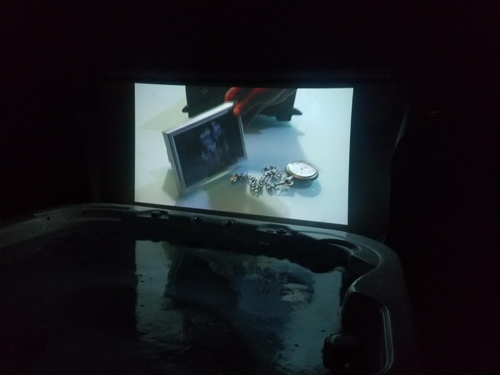 KODAK Luma 150 Portable Mini Projector, Battery Powered, Speaker, Black customer photo 1
