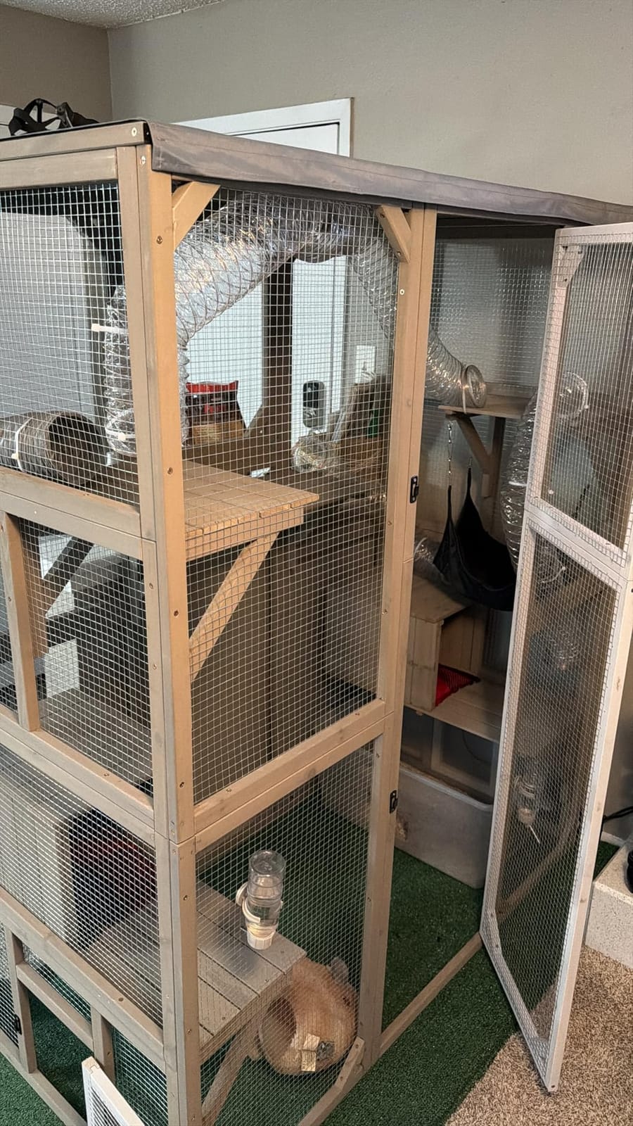 PetsCosset Outdoor Cat Catio Enclosures Large Wooden Cat House Patio for Indoor Cats Feral Cat Shelter with 2 Espace Doors, 2 Resting Rooms, 5 Platforms, Removable Waterproof Cover 67.7