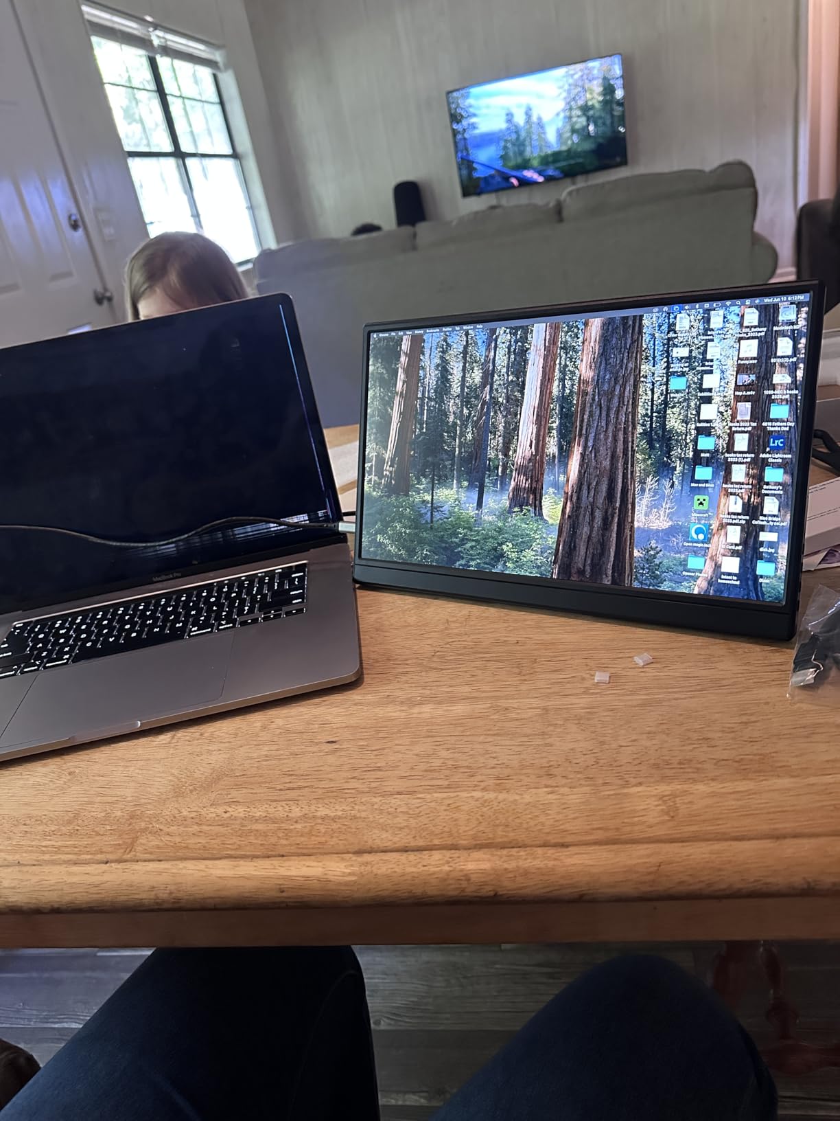 WGK 15.6 inch Portable Monitor 1080P FHD Travel Display HDMI/USB-C Compatible with Laptops, Desktops, Phones, PS, Mac, Xbox, Switch, and Other Gaming Devices Includes Stand and Speakers VESA customer photo 2