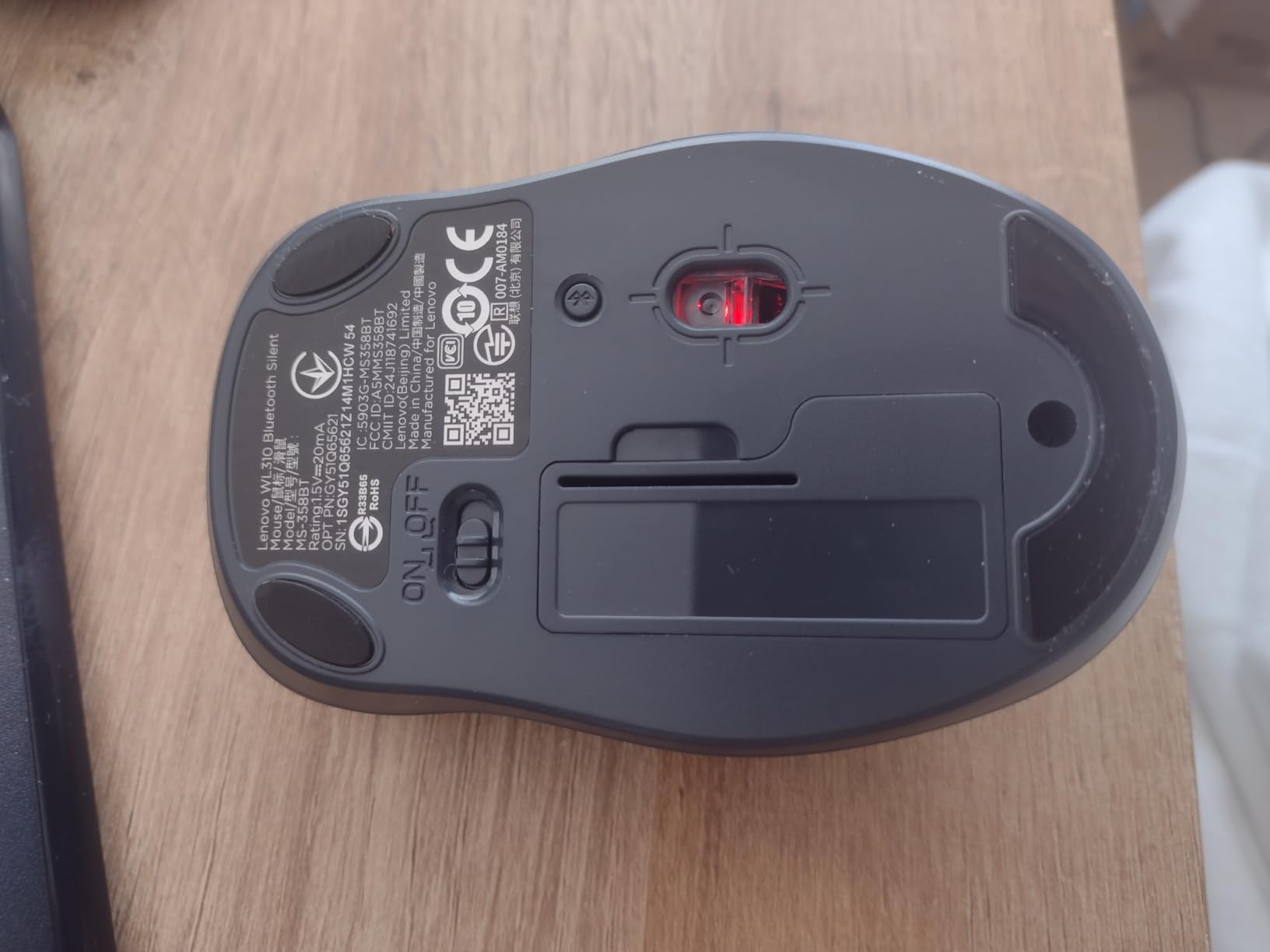 Lenovo WL310 Bluetooth Silent Mouse, Ergonomic, Adjustable DPI, Silent Clicks, Bluetooth 5.0, Portable for Windows, Mac, and Chromebook, Grey customer photo 2
