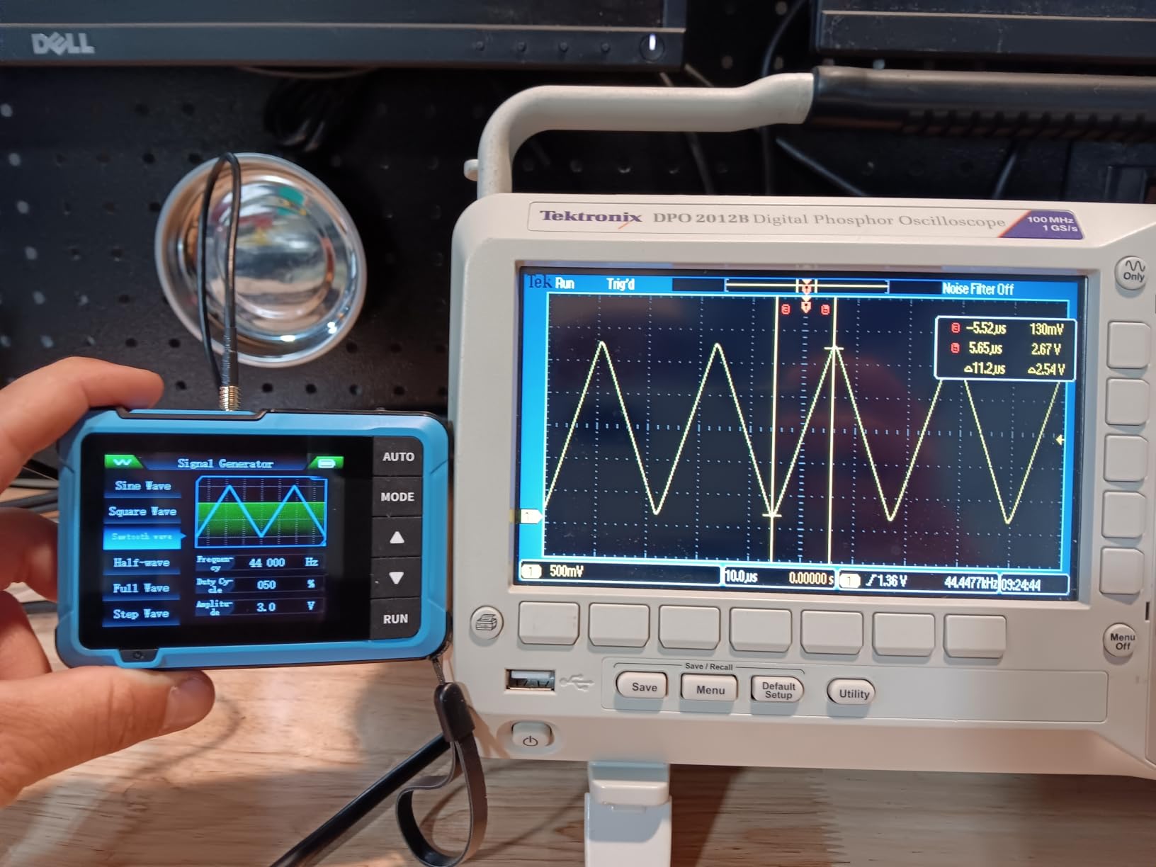 FNIRSI DSO-510 2-in-1 10MHz Handheld Oscilloscope DDS Signal Generator customer photo 1