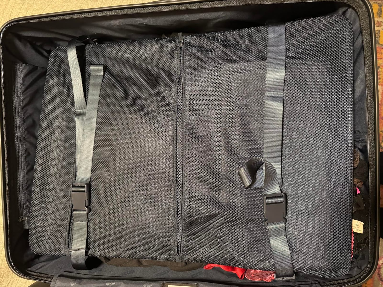 Away Large Checked Luggage, 29-inch Lightweight Hardside Spinner Suitcase customer photo 2