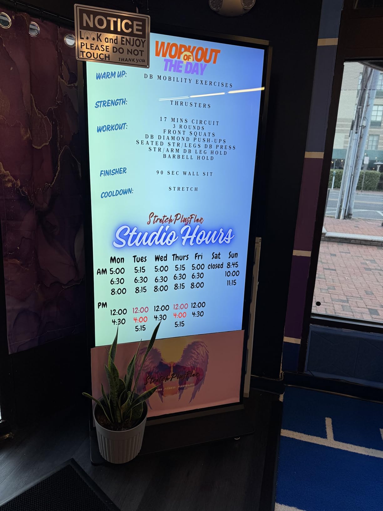 32 inch Indoor Digital Signage Touchscreen IPS Floor Standing Digital Kiosks Interactive Displays with WiFi HDMI/USB Input Auto AD Player, Android OS Black customer photo 2