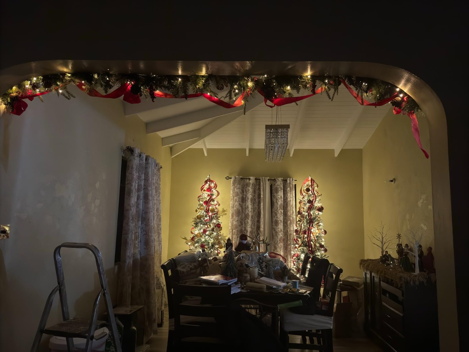 Best Choice Products 9ft Pre-Lit Holiday Pre-Decorated Christmas Garland for Stairs, Fireplace, Decoration w/PVC Tips, 50 LED Lights, Pine Cones, Berries customer photo 2