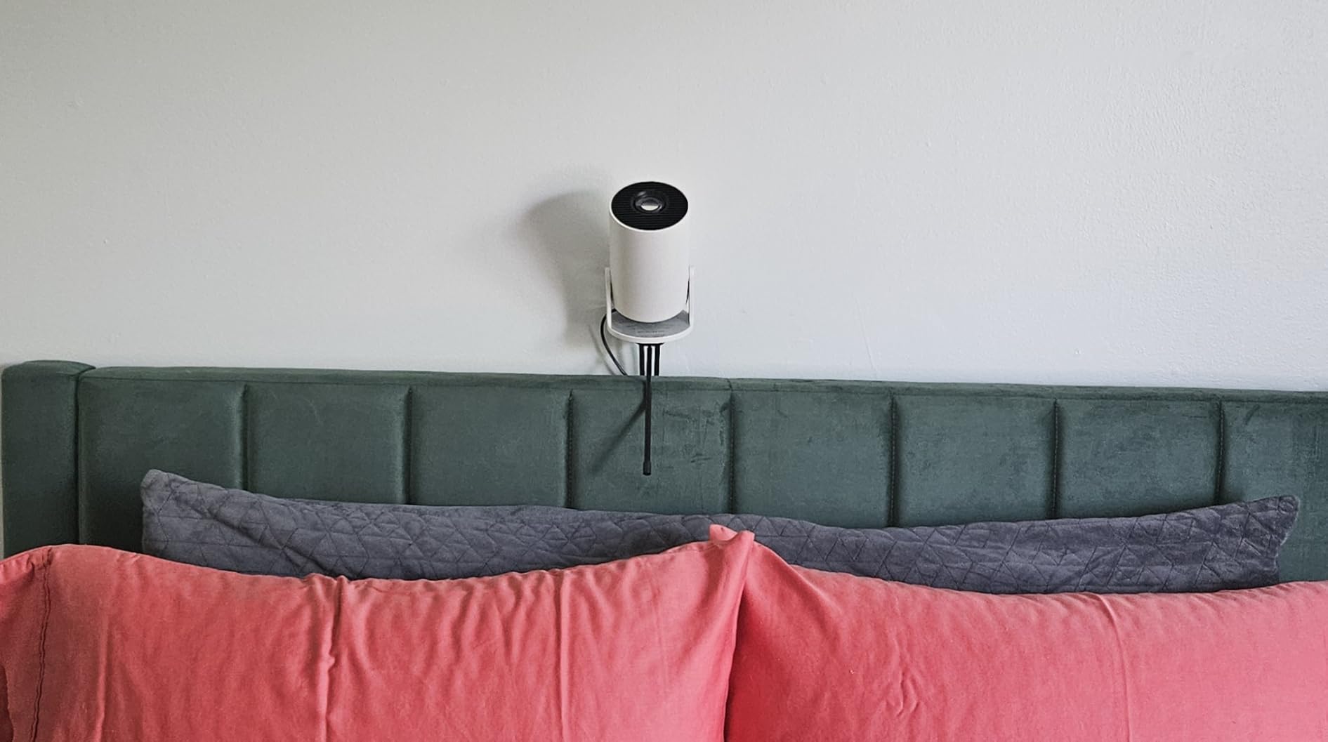[4K Supported] Mini Projector with WiFi 6 and Bluetooth 5.4, Built in Apps customer photo 2