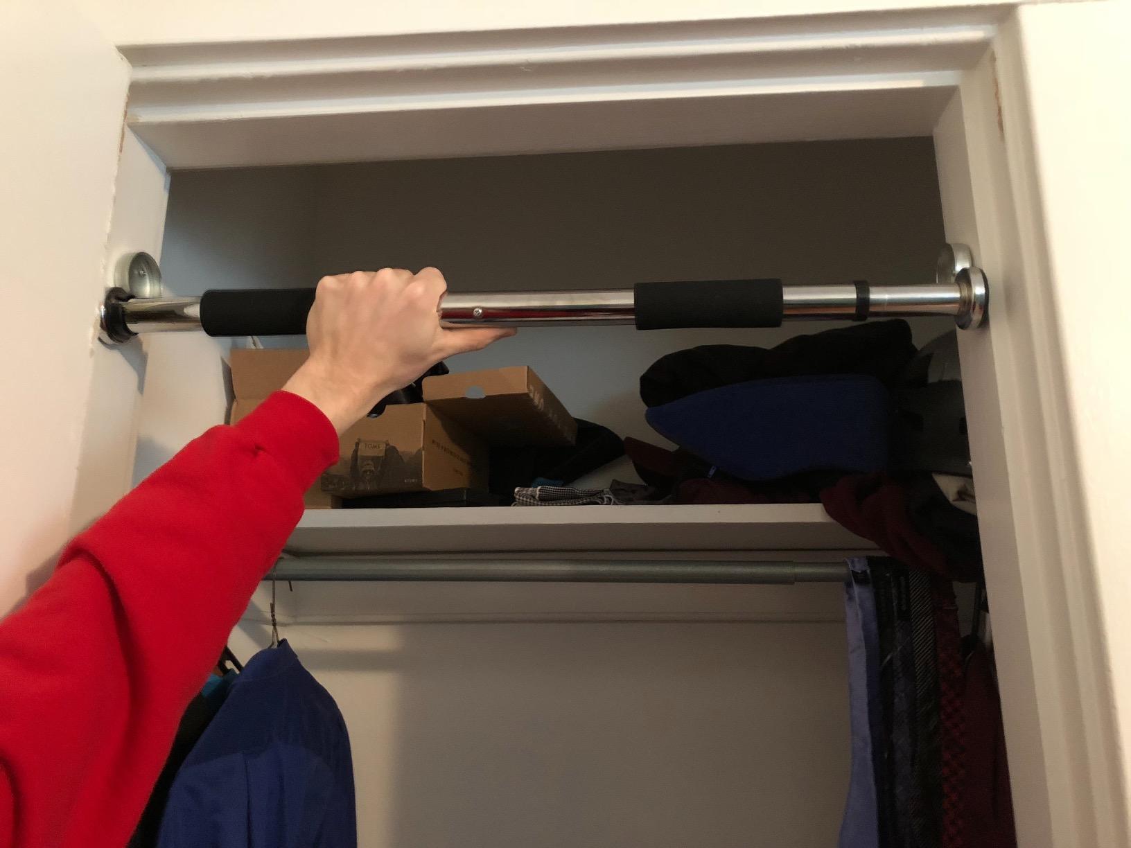 Sunny Health & Fitness Adjustable Doorway Chin Up/Pull Up Bar customer photo 2
