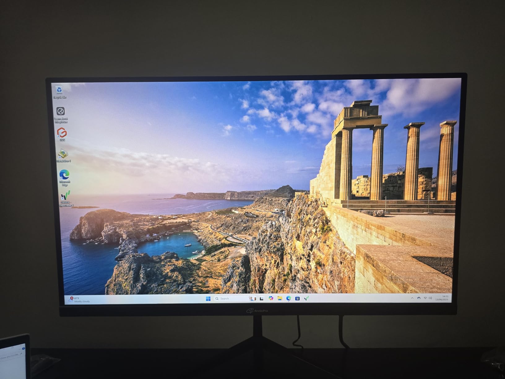 ArcticPro 27 Inch Monitor 120Hz, FHD Computer Monitor, IPS, 1ms, 1080p customer photo 1