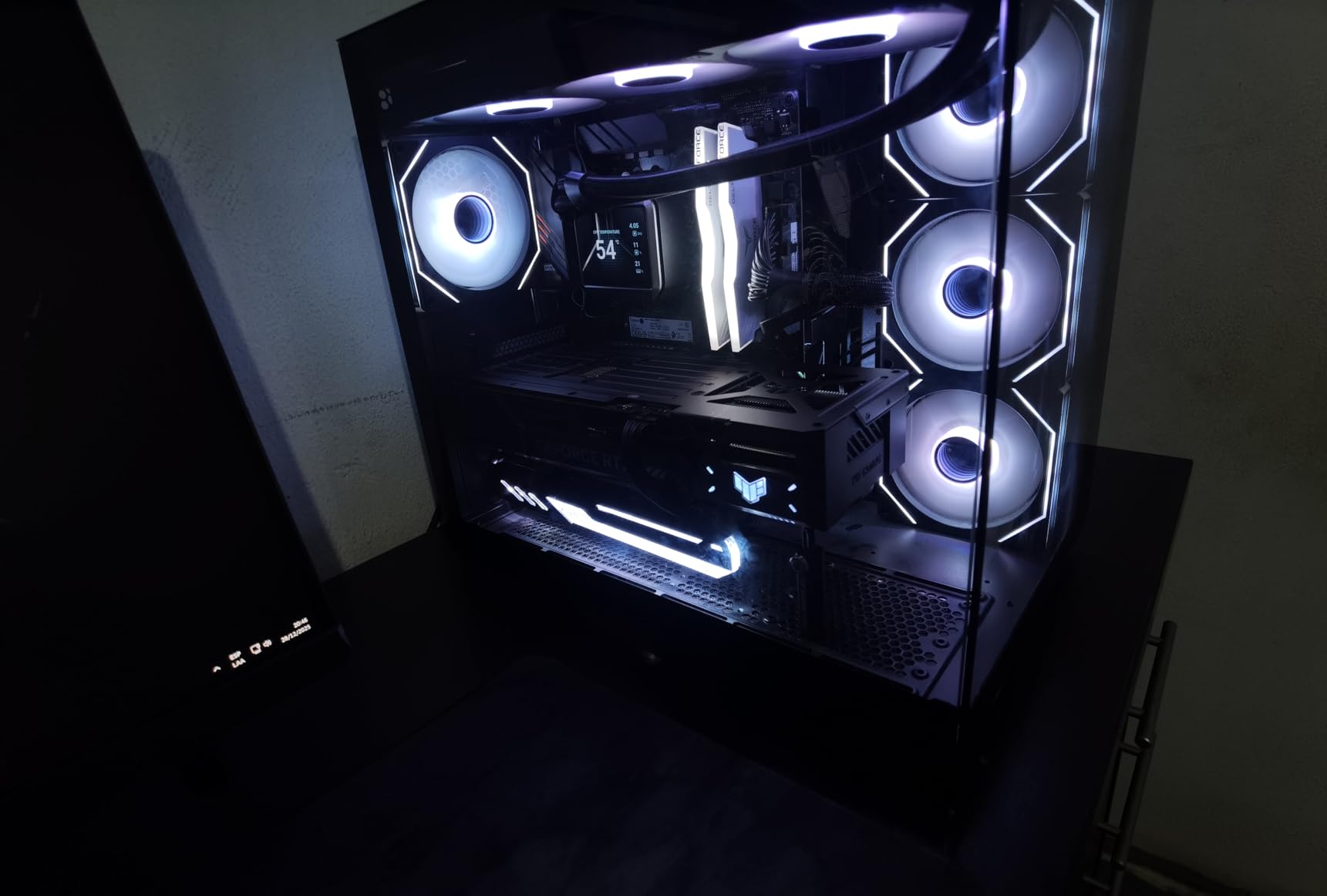 ASUS TUF Gaming GeForce RTX 5070 12GB GDDR7 OC EditionGaming Graphics Card customer photo 2