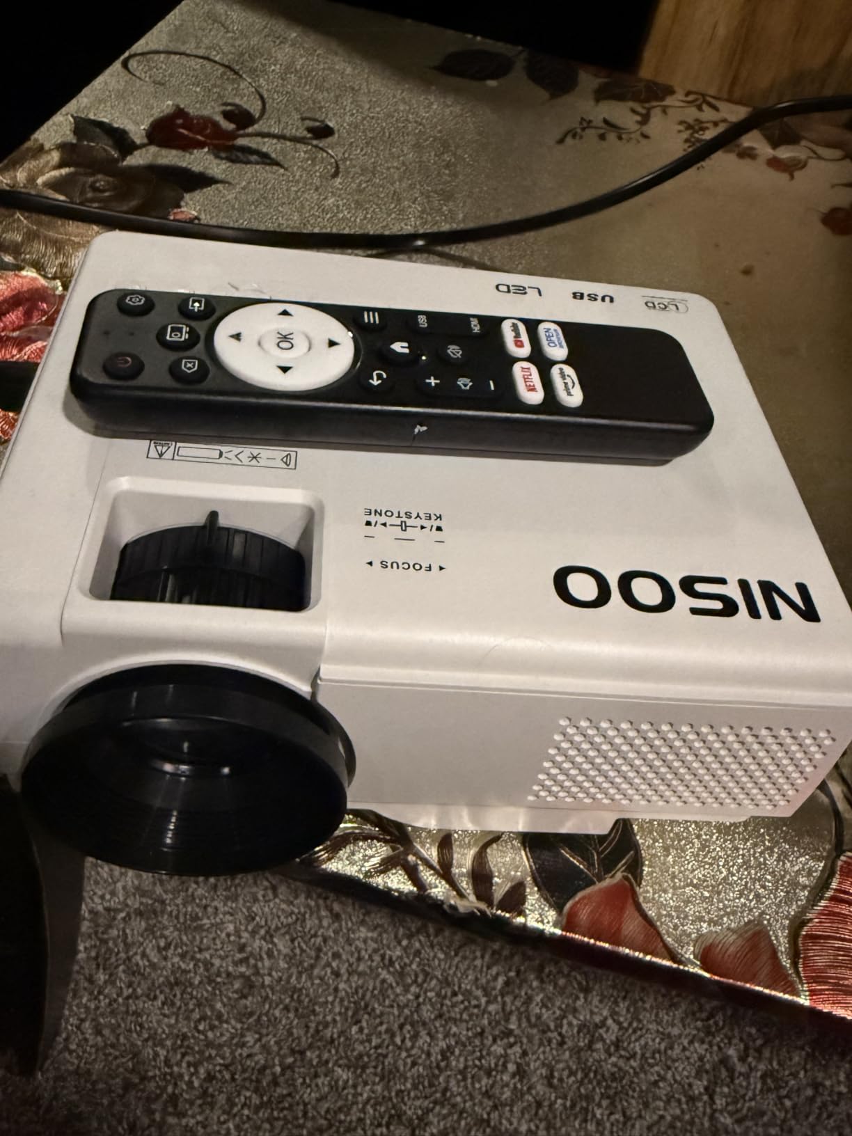 【Netflix include】Smart Projector with WiFi and Bluetooth, Apps Built-in customer photo 1