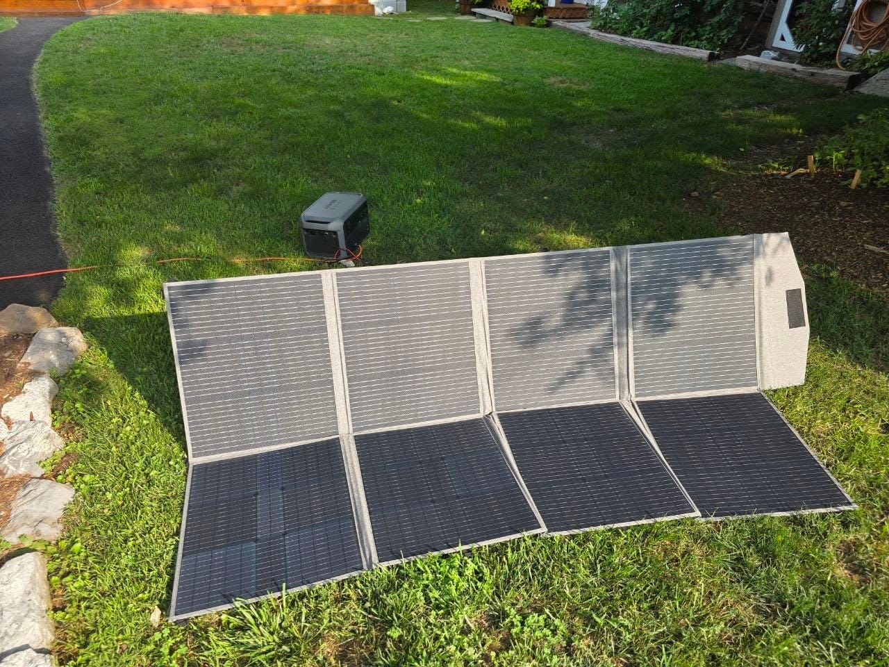 400W Portable Solar Panel for Power Station, Foldable Solar Panels | High Efficiency, IP65 Waterproof, Adjustable Kickstand, Charger for Camping Essentials, RV, Emergency Power Backup customer photo 2