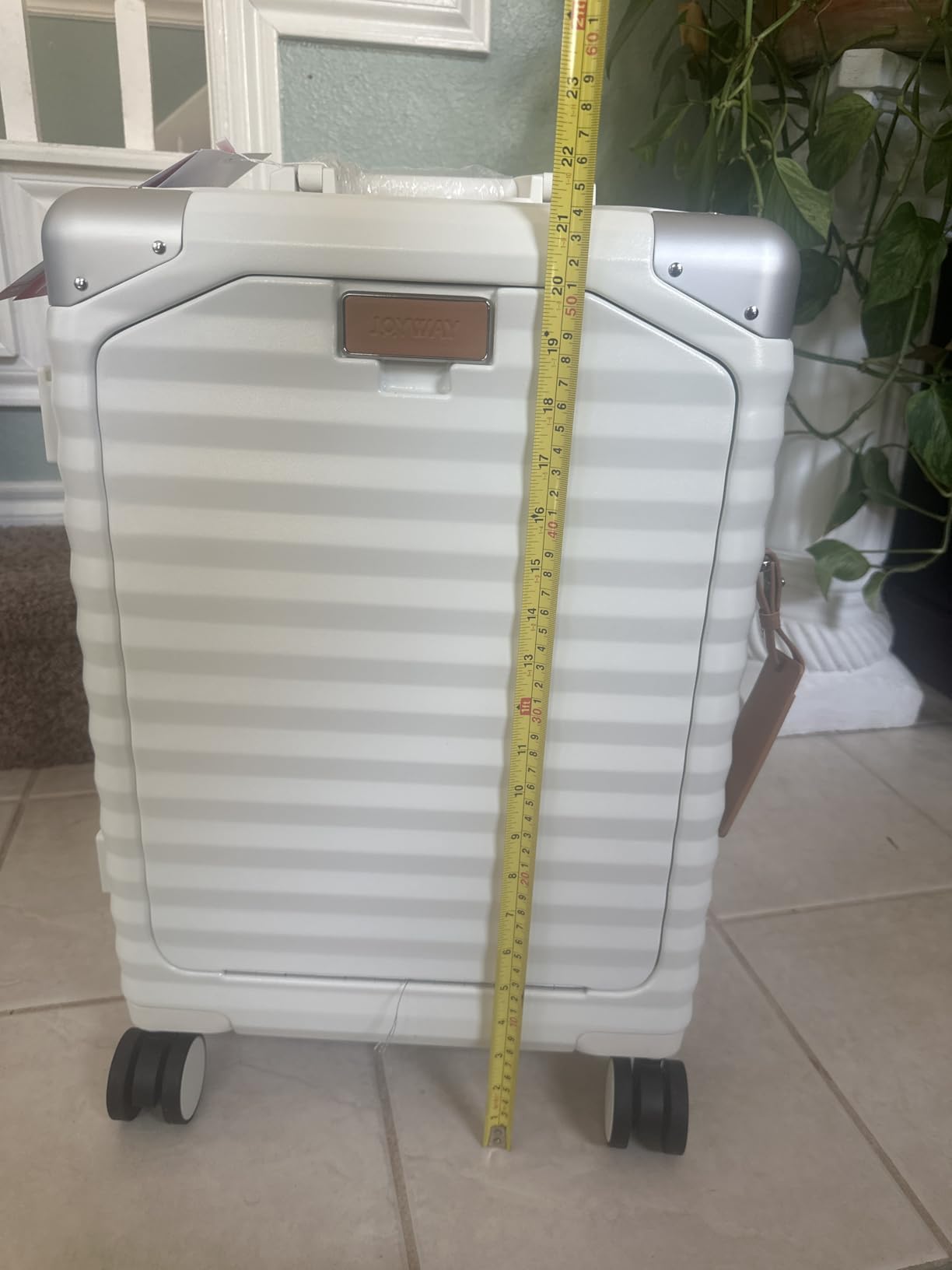 Joyway 20 Inch Carry on Luggage with Aluminium Frame and Front Pocket customer photo 1