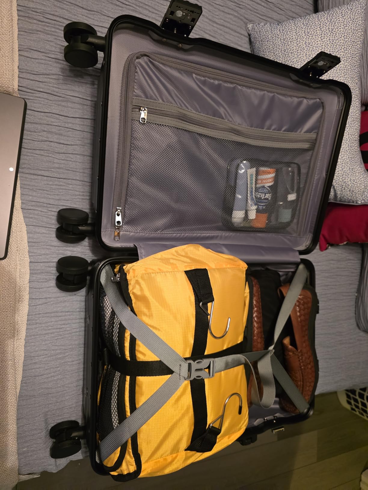 Joyway 20 Inch Carry on Luggage with Aluminium Frame and Front Pocket customer photo 2