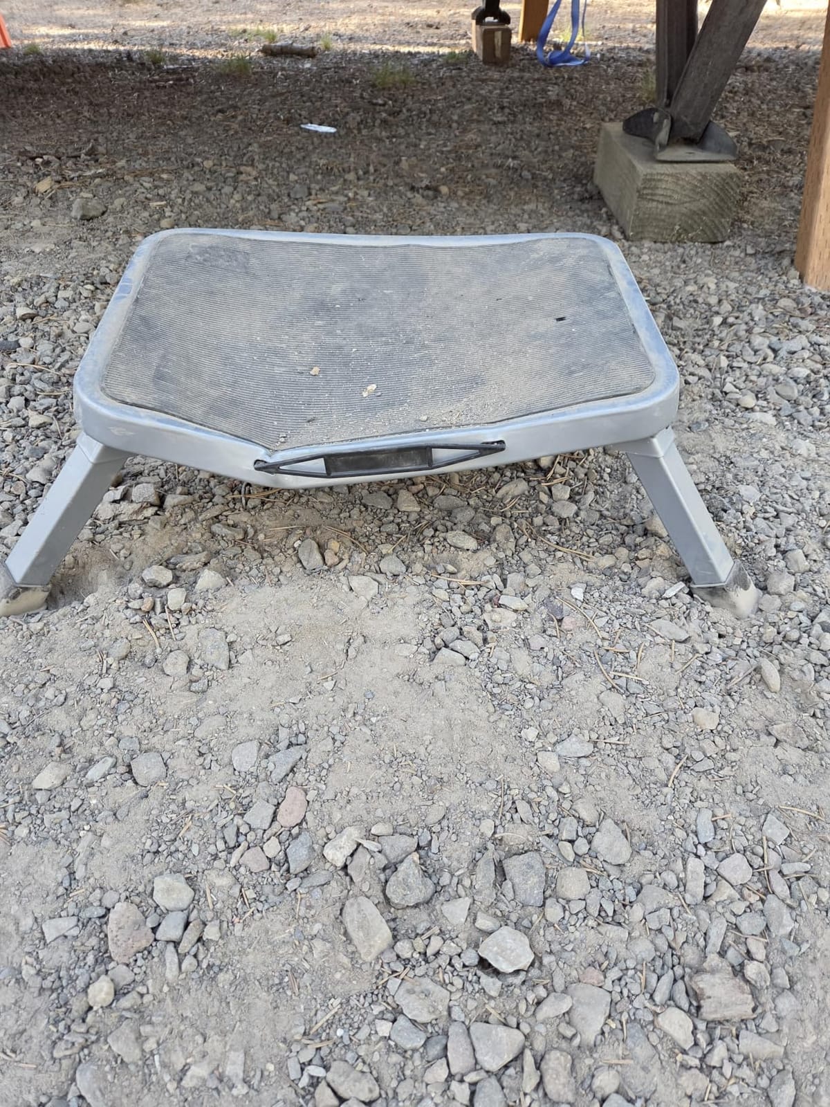 RV Step Stool Foldable 1-Step Ladder Sturdy Metal Stable Step Stool with a Non-Slip Platform Supports up to 500 lb with Non-Slip Rubber Feet, Easy to Carry (3-Level) customer photo 1