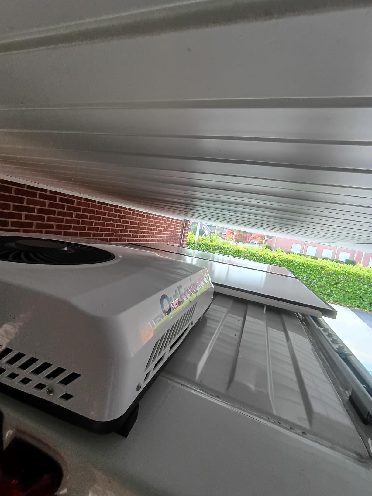 RV Air Conditioner, 12V 10000 BTU Rooftop Air Conditioner for RVs, Trucks, Vans, Campers, Tractor, Low Profile Quiet AC Unit(w/heater) customer photo 2