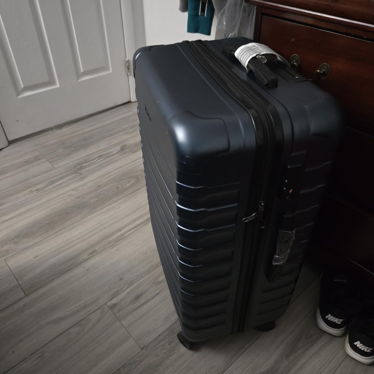 LIGHT FLIGHT Luggage Sets 3 Pcs Suitcase with Wheels, 20