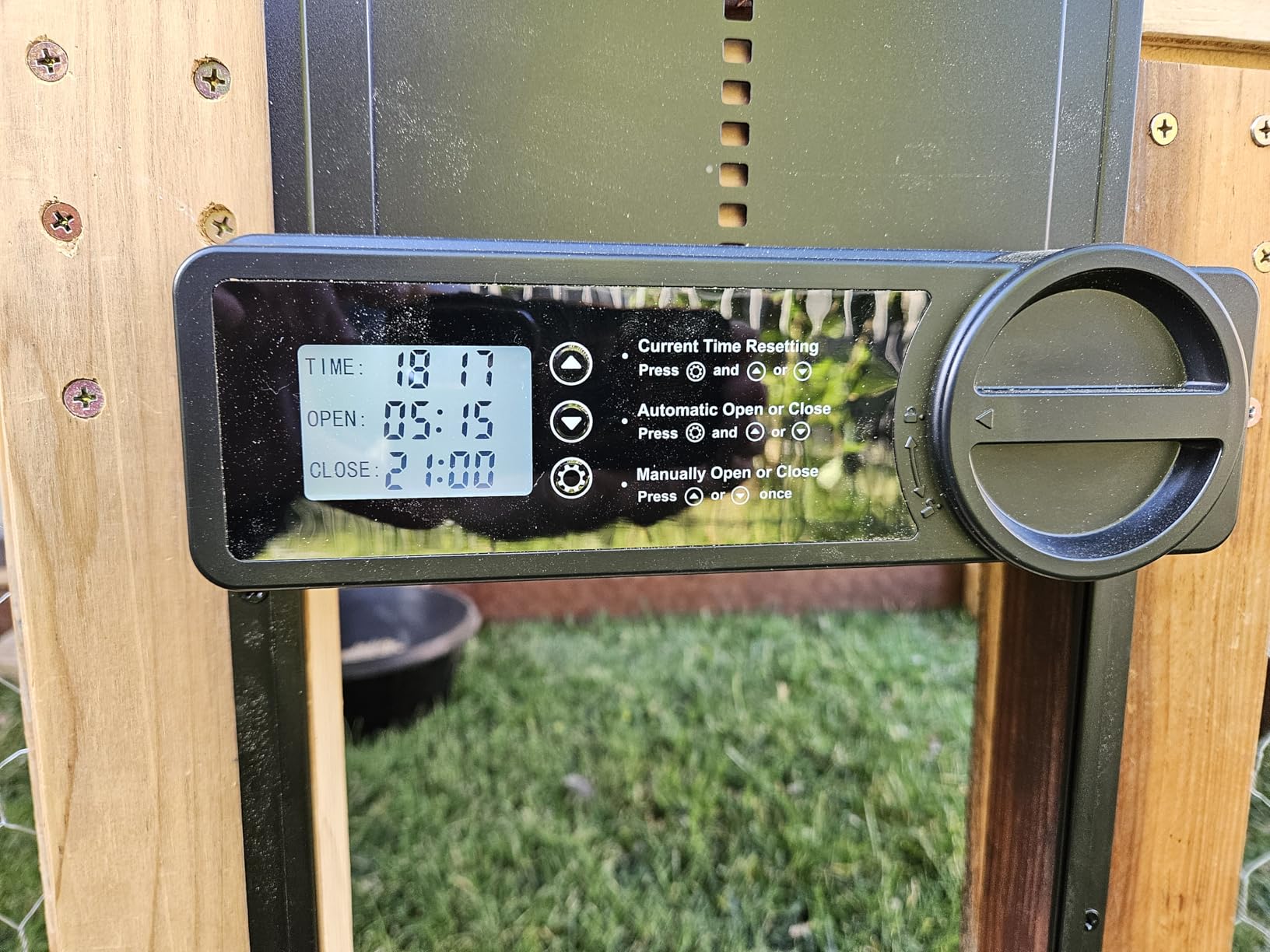 Automatic Chicken Coop Door, Battery Powered with Smart Timer & Anti-Pinch customer photo 1
