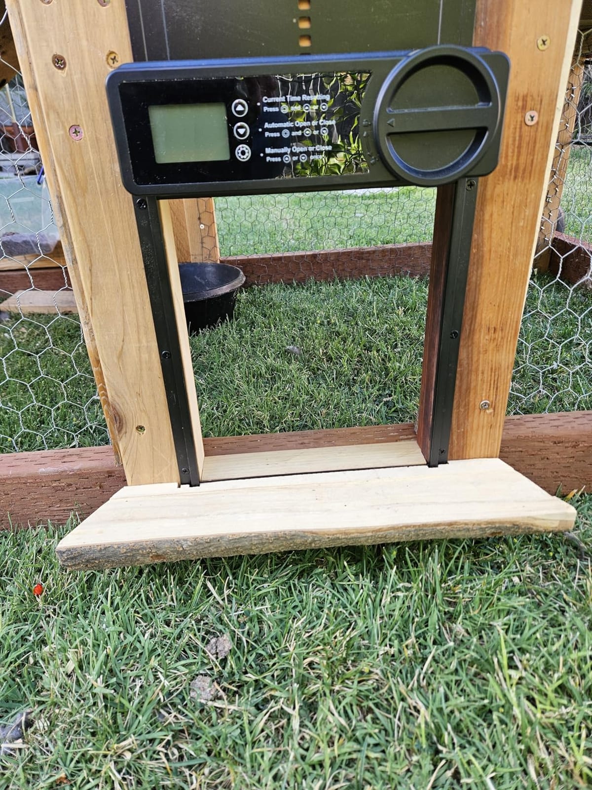 Automatic Chicken Coop Door, Battery Powered with Smart Timer & Anti-Pinch customer photo 2
