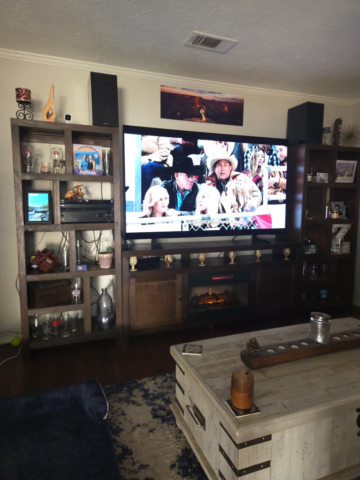 Samsung 77-Inch Class OLED 4K S85F Series, Vision AI Smart TV (2025 Model, 77S85F) Object Tracking Sound Lite w/Dolby Atmos, NQ4 AI Gen2 Processor, Contour Design, Color Booster Pro, Alexa Built-in customer photo 1