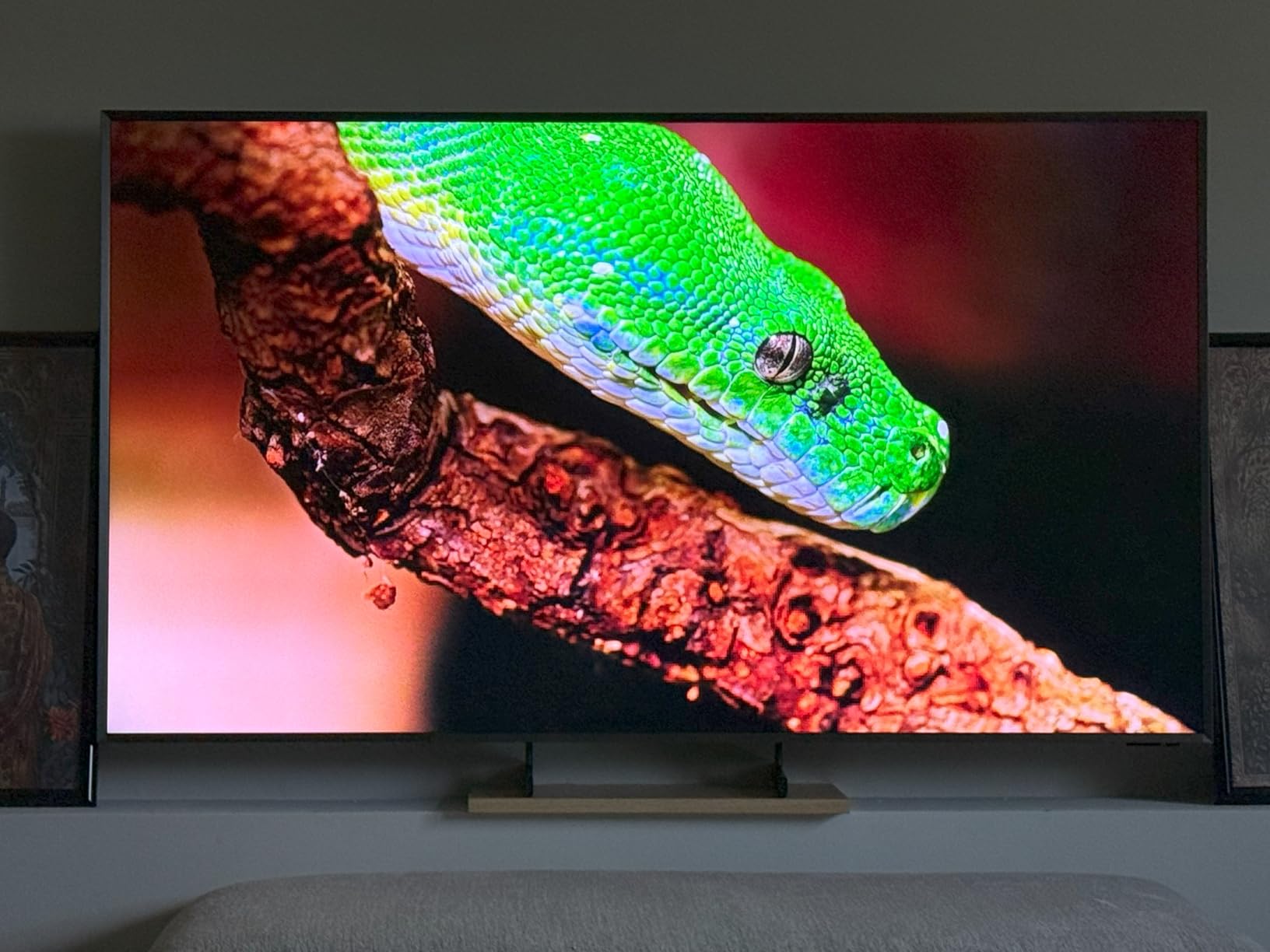 Samsung 65-Inch Class Neo QLED 8K QN900F Series, Vision AI, Mini LED Smart TV (2025 Model, 65QN900F) Neo Quantum HDR 8K Pro, Object Tracking Sound + w/Dolby Atmos, Glare Free, Alexa Built-in customer photo 2
