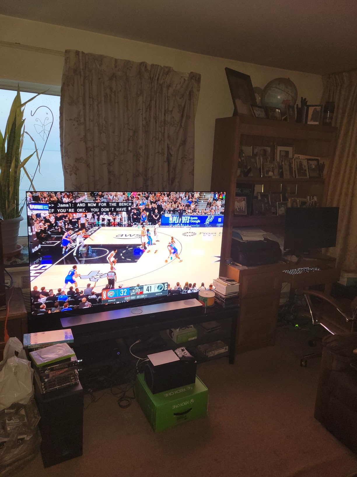LG 77-Inch Class OLED evo AI 4K C5 Series Smart TV w/Dolby Atmos, Dolby Vision, HDR10, AI Super Upscaling 4K, Filmmaker Mode, Wow Orchestra, Alexa Built-in (OLED77C5PUA, 2025) customer photo 2