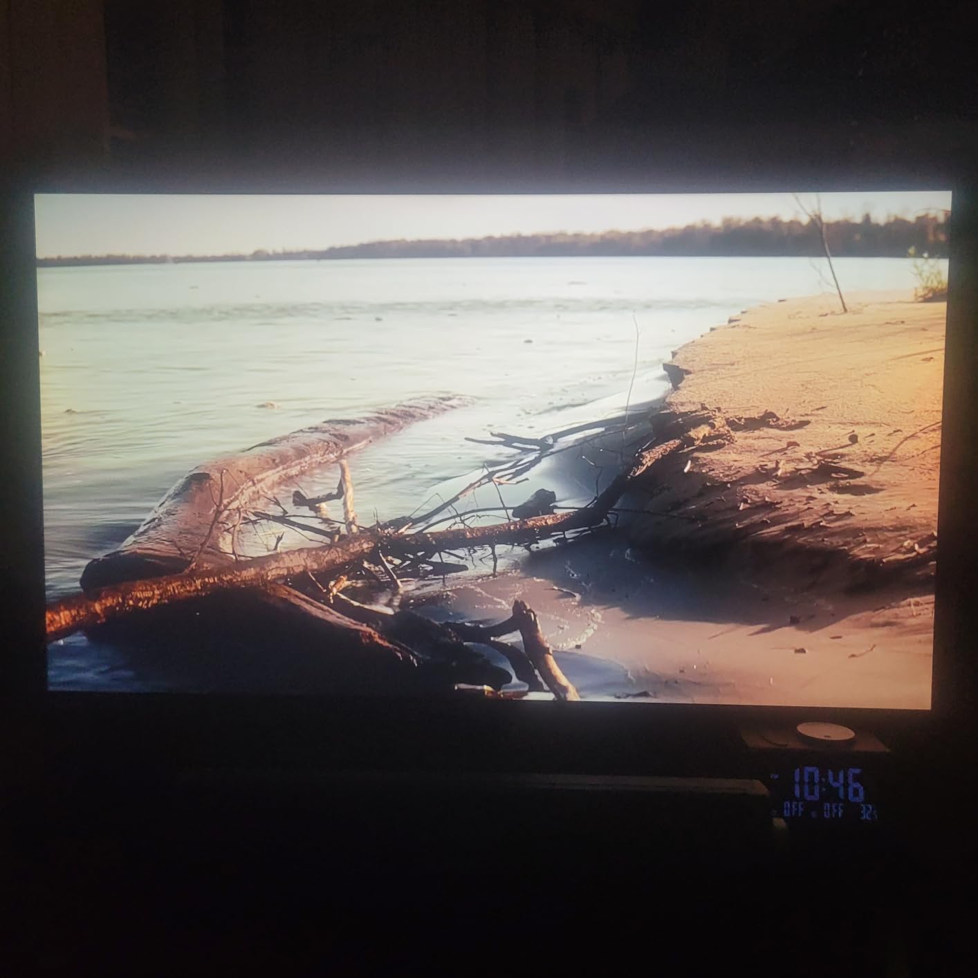 Hisense 32-Inch Class A4 Series FHD 1080p Smart Fire TV (32A4NF, 2025 Model) - DTS Virtual: X, Slim Bezel Design, Alexa Built in customer photo 1