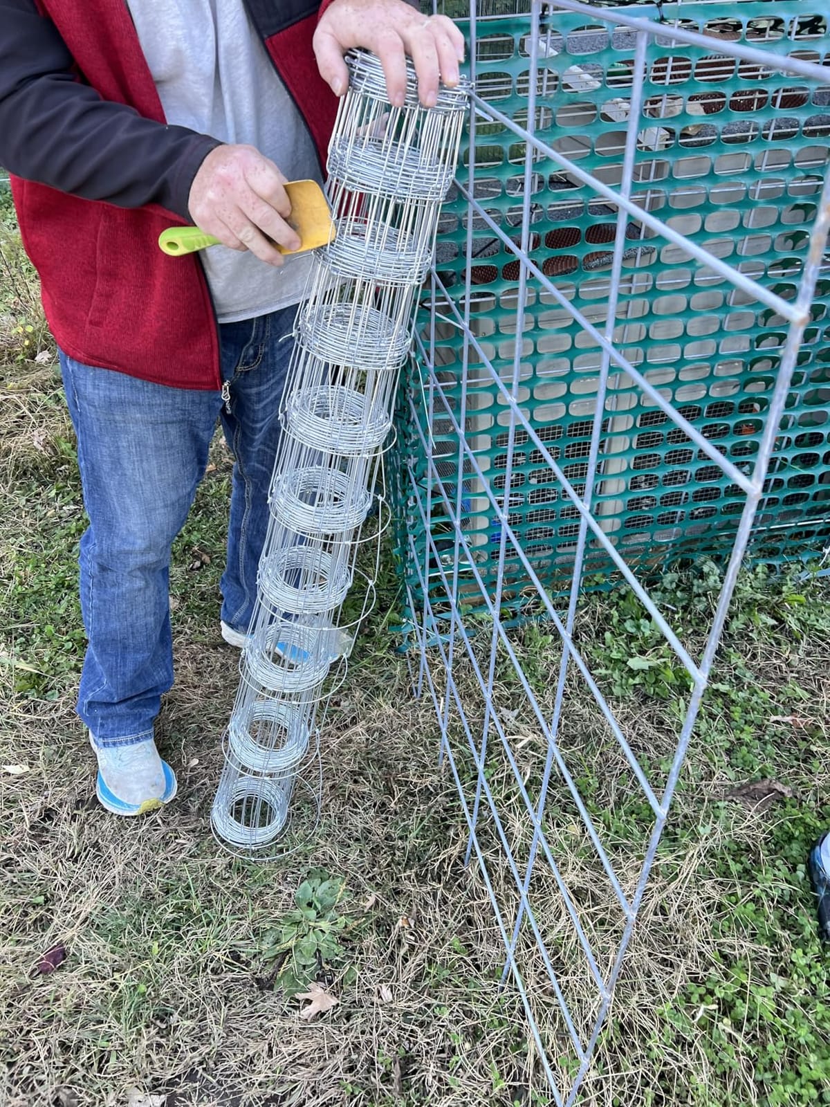 AggFencer 4 x 30ft Galvanized Farm Fence, Fixed Knot Woven Wire Fence 16Ga customer photo 1