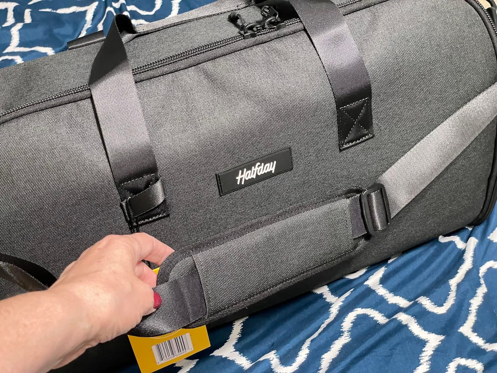Halfday Convertible 2-in-1 Garment Duffel Weekender 45L, Carry On, Shadow customer photo 1