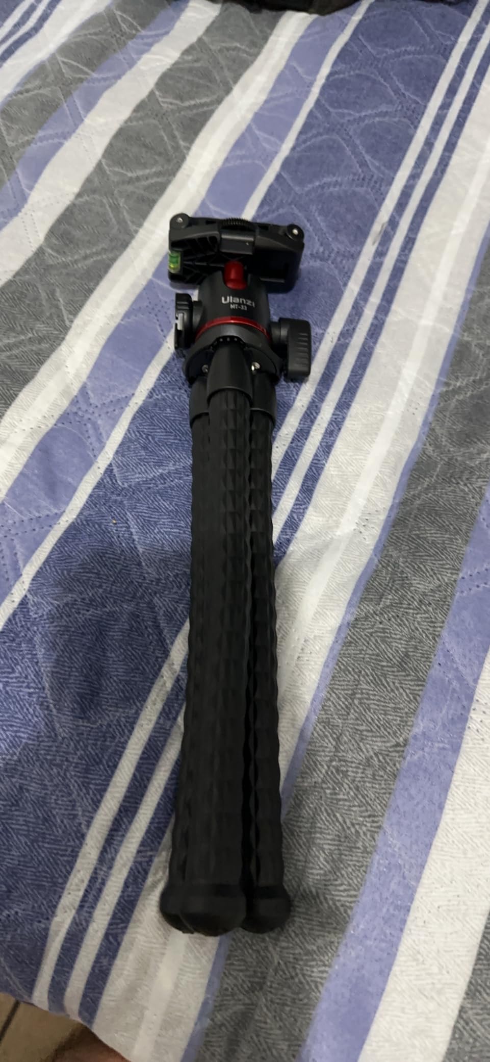 ULANZI JJ06 GlideGo Carbon Fiber Video Tripod, 73.6in, 11lb Load customer photo 2