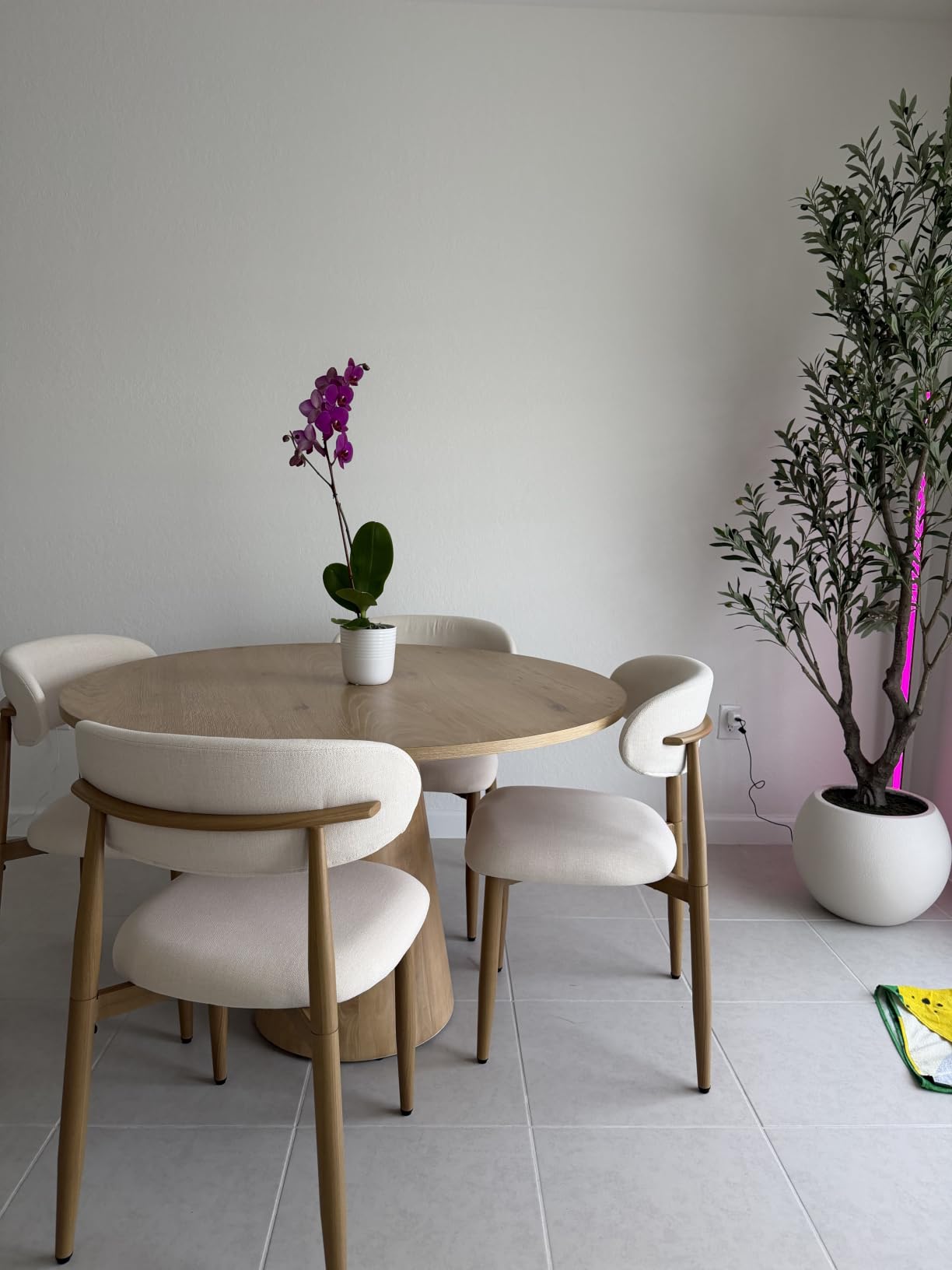 UVV Dining Chairs Set of 4, Metal Kitchen Chairs with Modern Fabric Upholstered for Dining Room, Beige customer photo 1