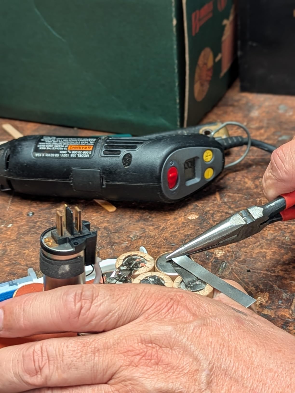 Battery Spot Welder, Awgem Battery Welder 99 Gear Handheld Spot Welder with LCD Screen Auto/Humanized Manual Modes, Portable Spot Welding Machine for Welding Nickel Strips and Iron customer photo 2