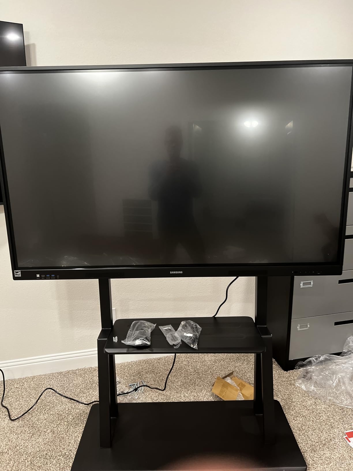 Samsung 86” WAD Interactive Display, EDLA Certification for Google Services Access, Multi-Touch Capabilities, Dual Pen Function, 3-in-1 USB-C Port, OPS Slot, LH86WADWLGCXZA customer photo 1