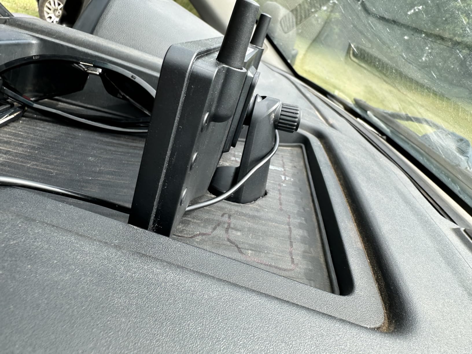 AUTO-VOX 2 Solar Wireless Backup Camera System: 3-Min Quick Installation customer photo 1