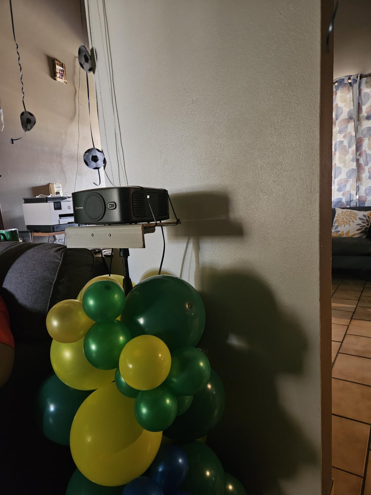 HAPPRUN 1500 ANSI Lumens Outdoor Projector with Official Google TV customer photo 2