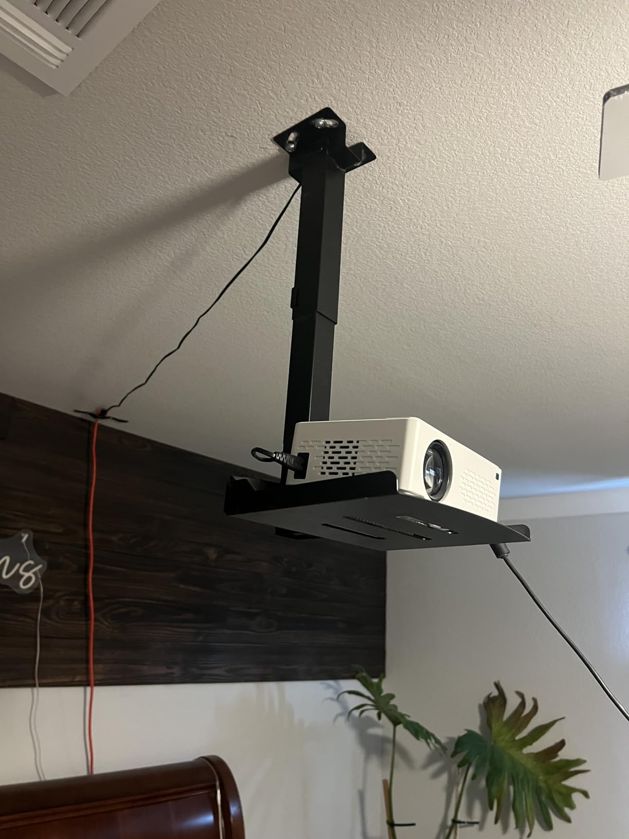 PUTORSEN Adjustable Projector Ceiling Mount, Wall or Ceiling, 22 lbs, Small customer photo 1