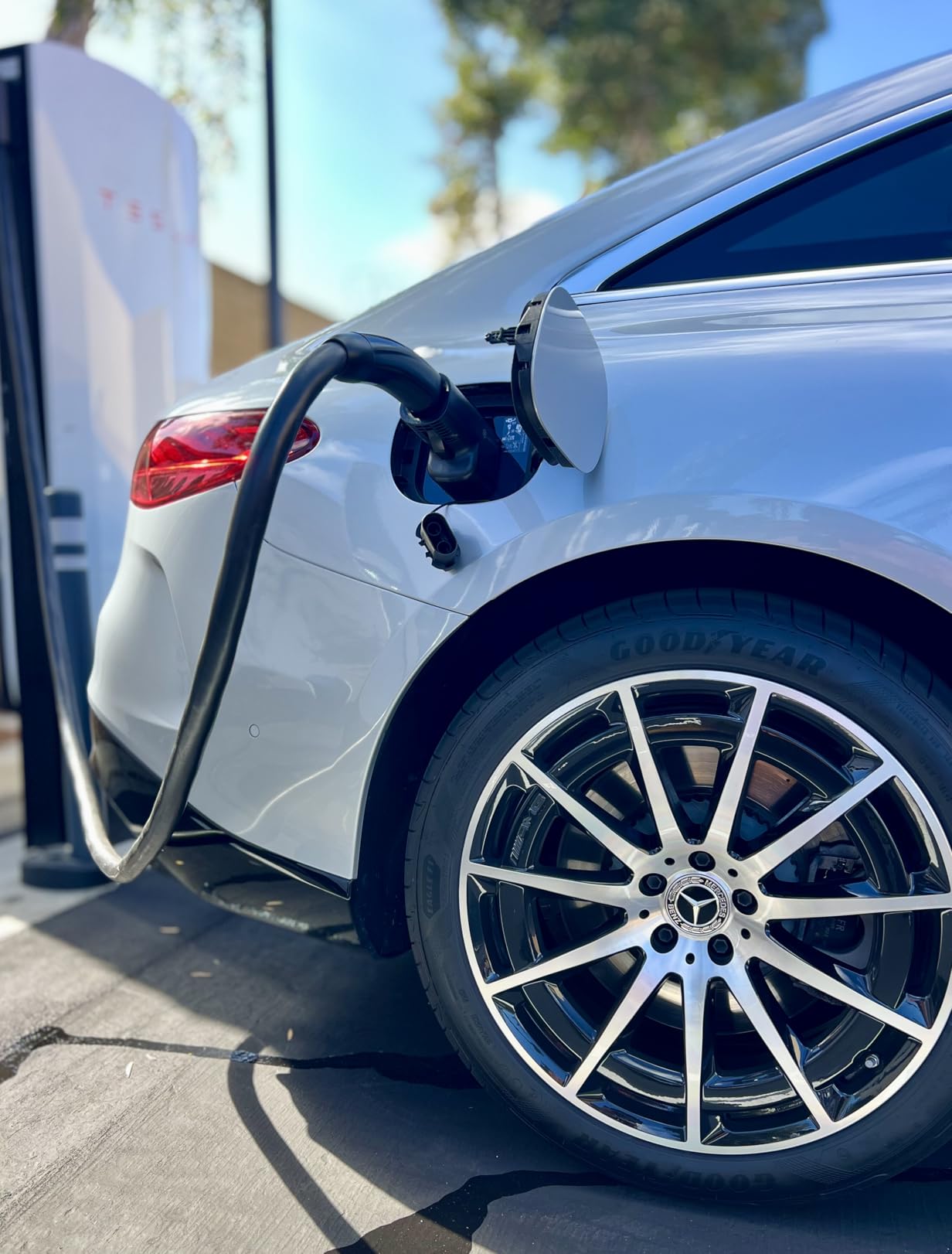 Lectron NACS to CCS Electric Vehicle Adapter with Interlock - (500A/1,000V) - Compatible with Tesla Superchargers - CCS1 EV Fast Charging with Vortex Plus - UL 2252 customer photo 2