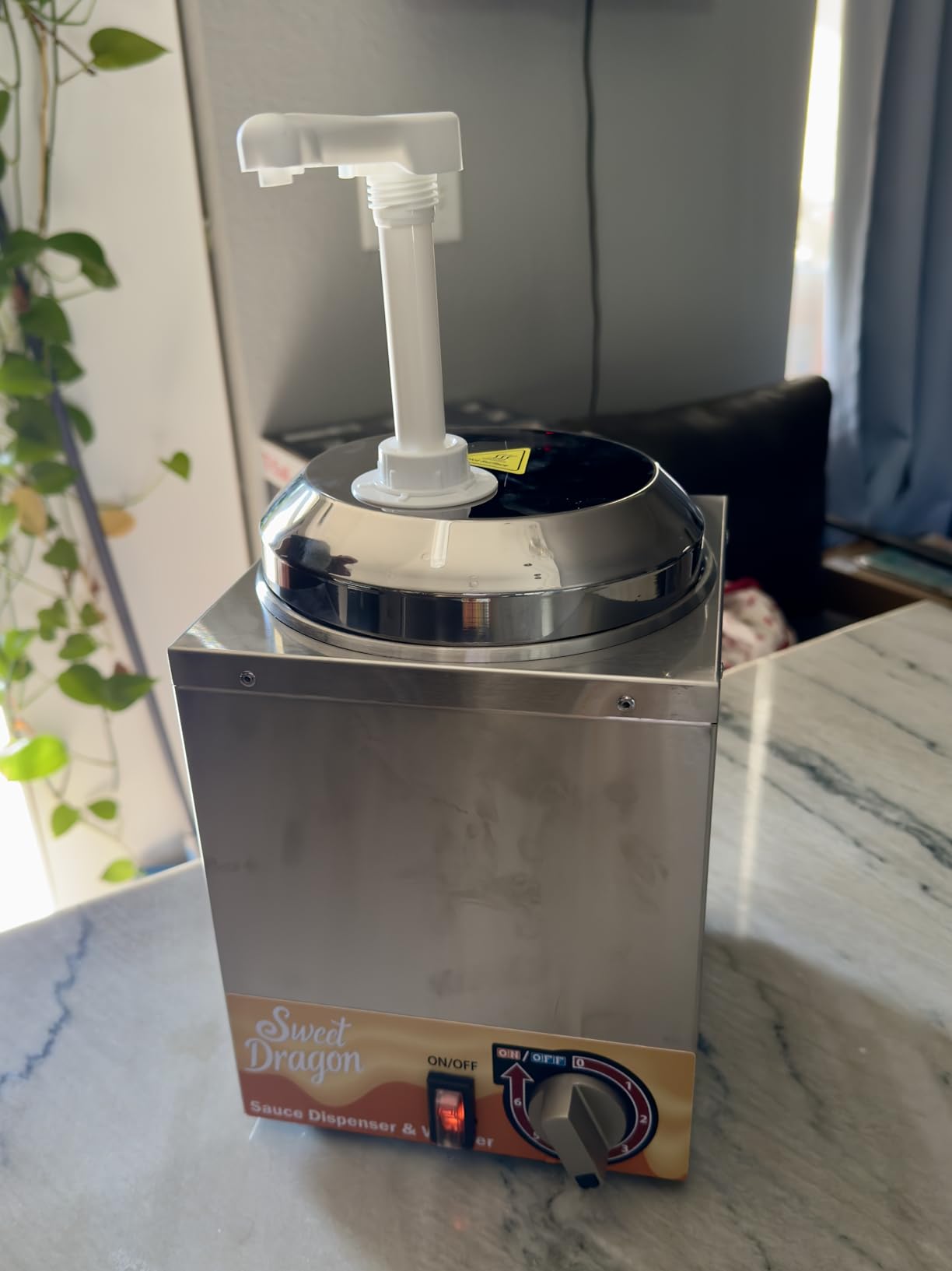 Nacho Cheese Dispenser, 4.6 Qt Nacho Cheese Dispenser with Pump, Stainless Steel Hot Fudge Cheese Warmer W/6-Level Temperature Adjustment, Commercial Sauce Dispenser for Butter Syrup Caramel customer photo 2