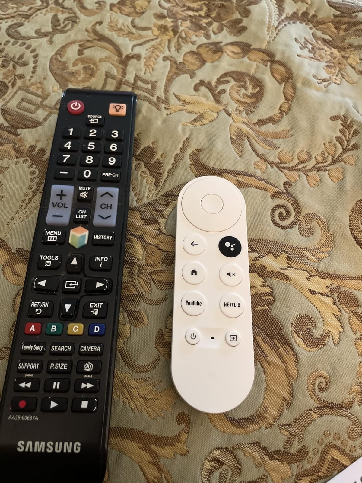 Universal TV Remote Control for Samsung, LG, Hisense, TCL, Sony, Vizio TV customer photo 1