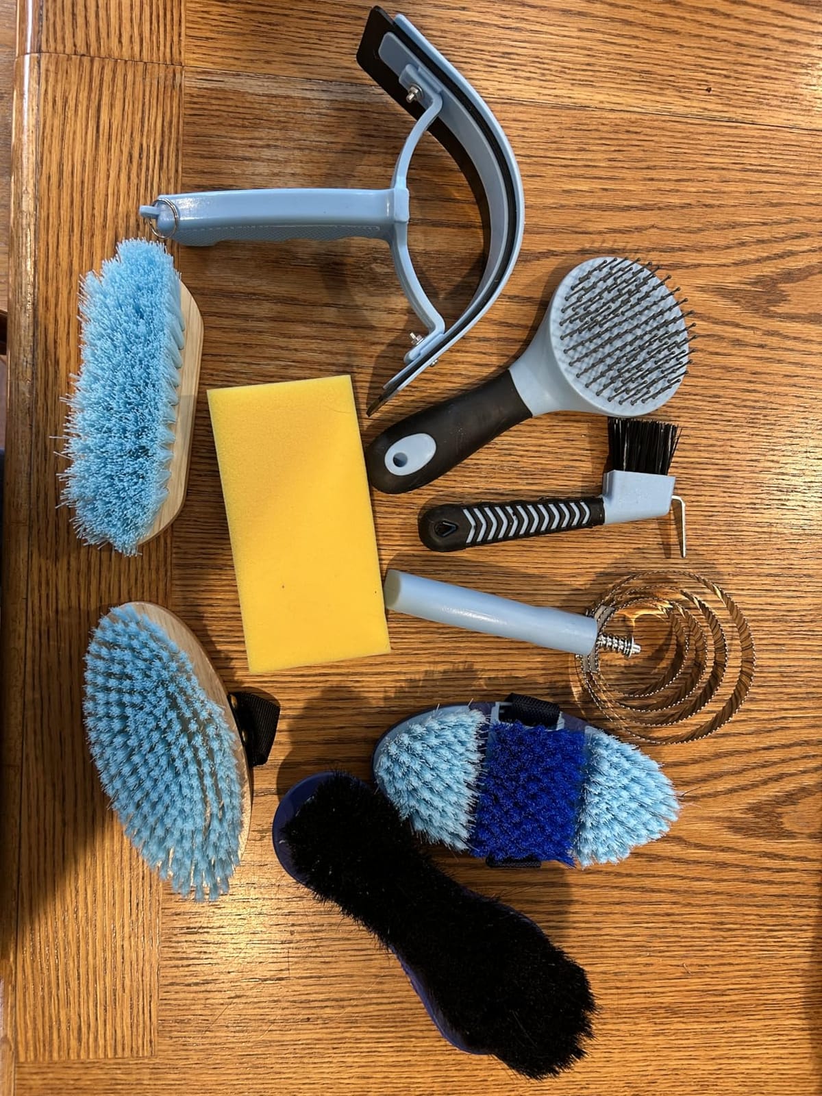Horse Grooming Kit, 14-in-1 Professional Horse Brush Supplies Set for Grooming & Care, with Horse Brushes, Curry Comb, Hoof Pick & Waterproof Storage Tote Bag for Shining, Detangling, Massaging(Blue) customer photo 2