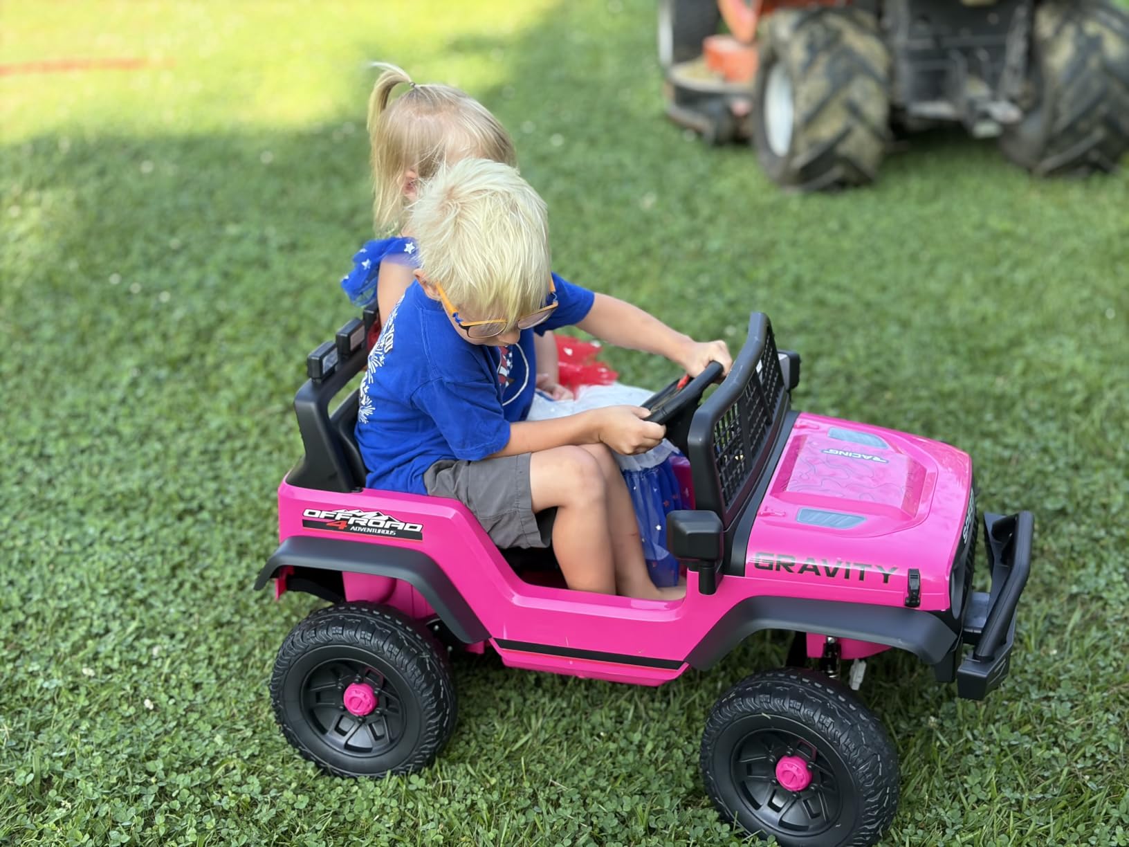 24V Ride on Toys w/Remote Control, 4WD Kids Ride on Truck Car, 3 Speed, Bluetooth Music, Wide Seat, Spring Suspension, LED Light, Birthday for Boys Girls Toddler(Black+Pink) customer photo 2