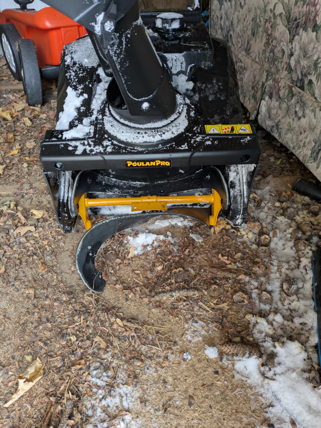 Poulan Pro Snow Blower Gas Powered, Single Stage 18 Inch Gas Snow Thrower with Electric Start, 190° Remote Chute Control, Steel-Reinforced Rubber Auger customer photo 1