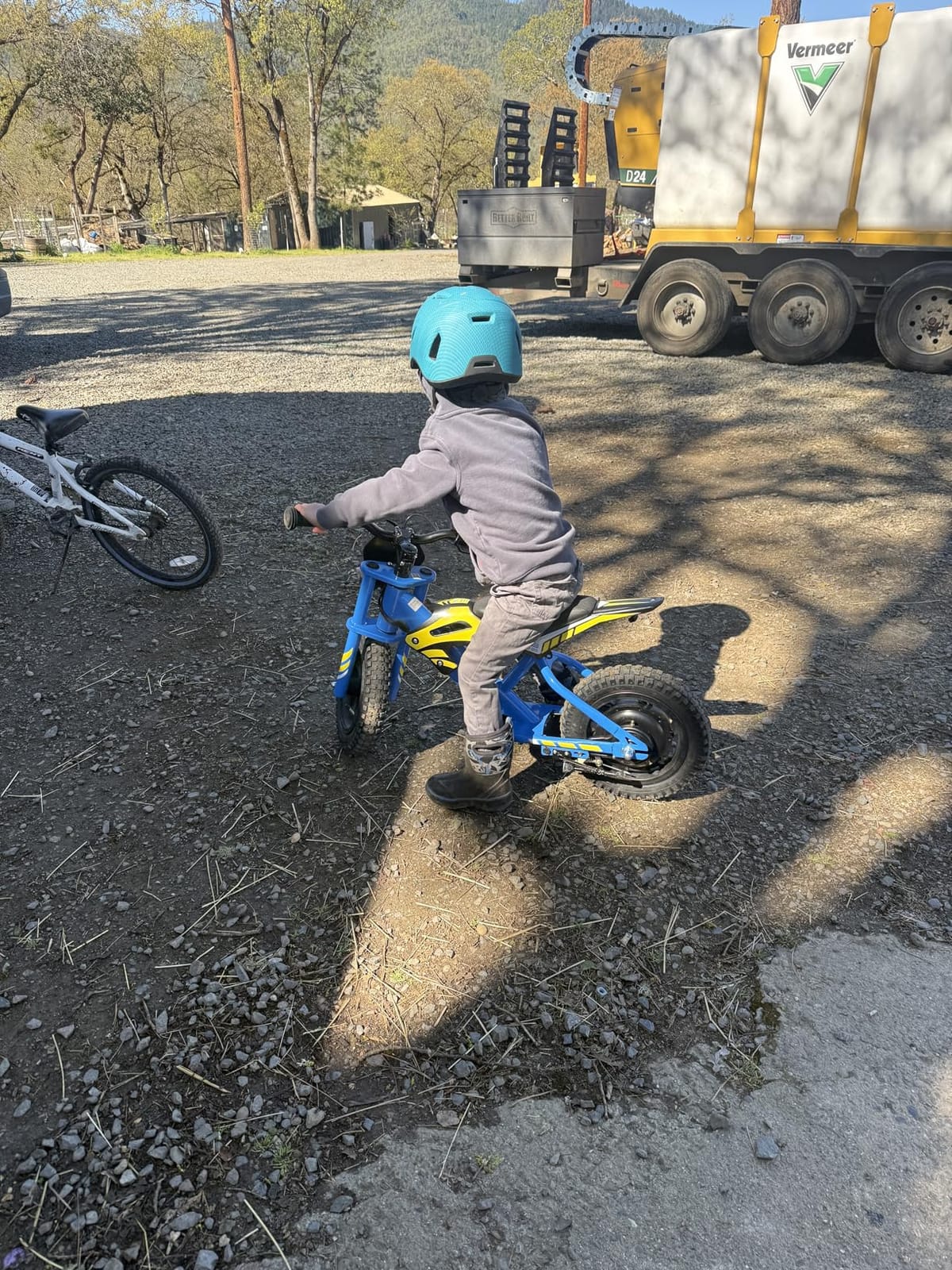 Gyroor S1 Electric Balance Bike for Kids Ages 3-6, 200W Motor, 3 Speeds | 10 MPH Max Speed, 12-inch Pneumatic Tires, 7-color LED Taillight, Drum Brake customer photo 2