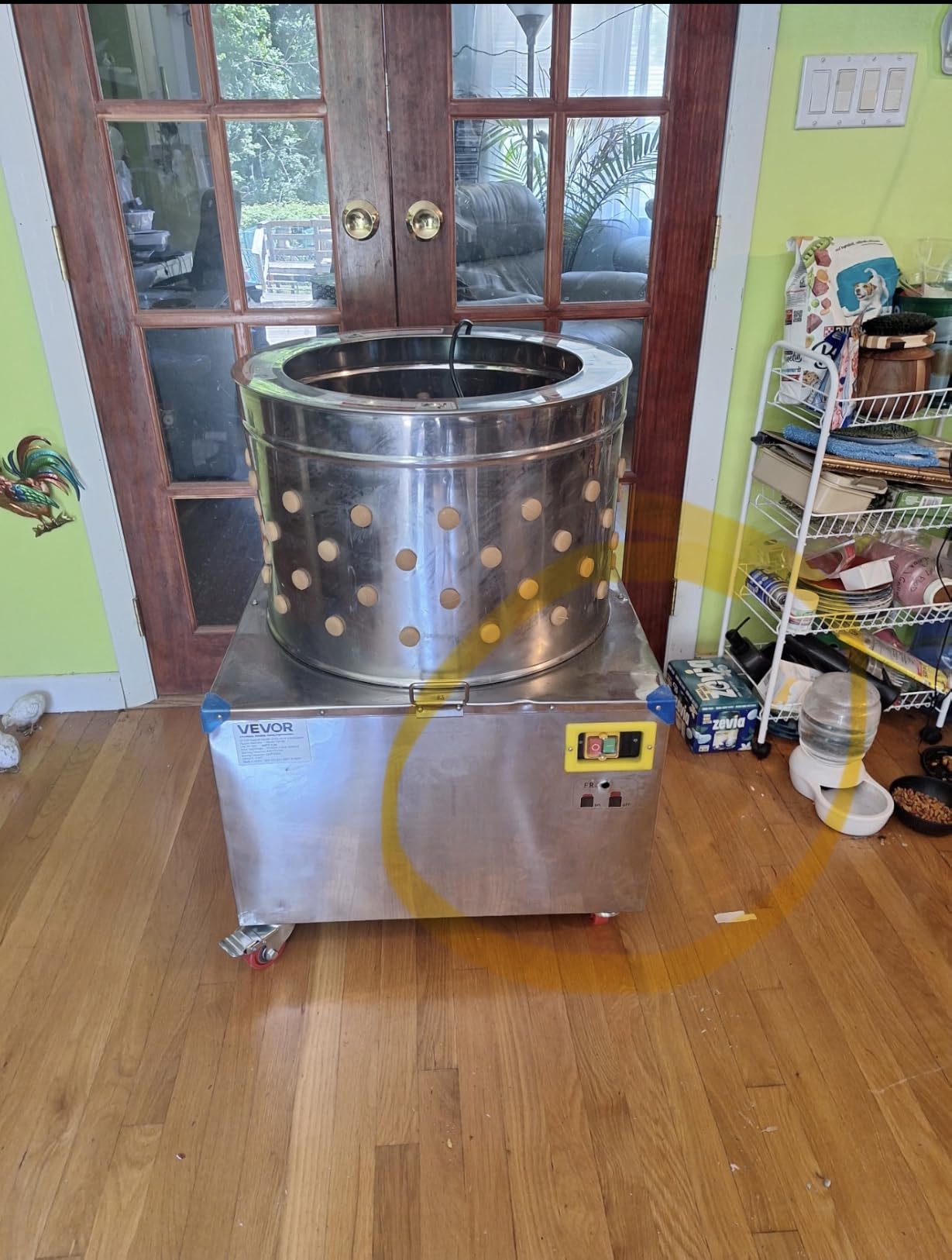 VEVOR Chicken Plucker Machine, 23.6 in Drum, 2200W & 240RPM Electric Chicken Plucking Machine with 119 Soft Fingers & Transport Wheels, Stainless Steel Feather Remover for Processing 2-4 Chicks Once customer photo 2